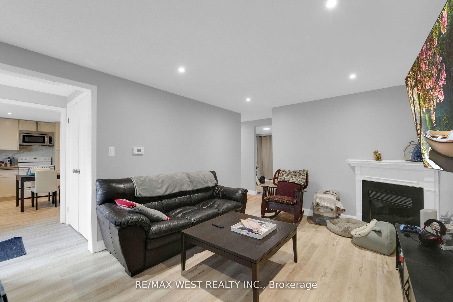 241 Letitia Street photo 12