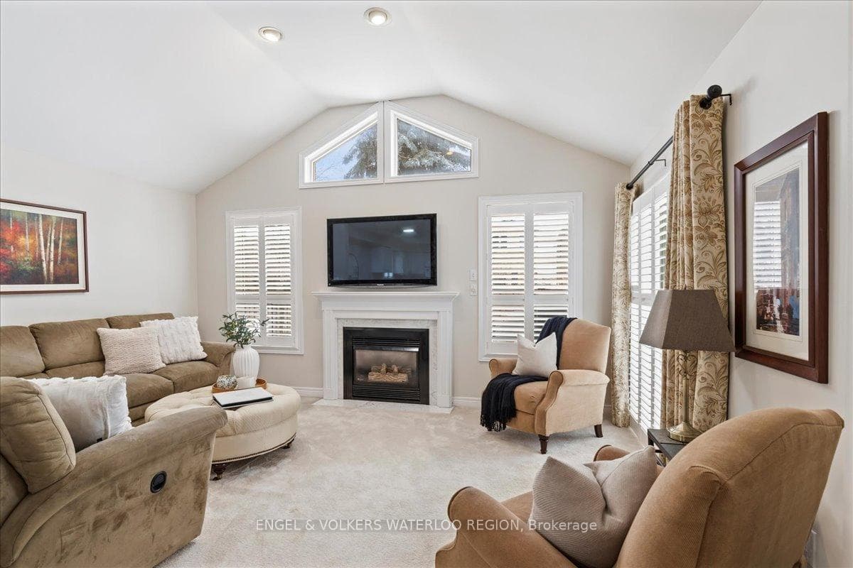 52 Longhurst Crescent photo 12