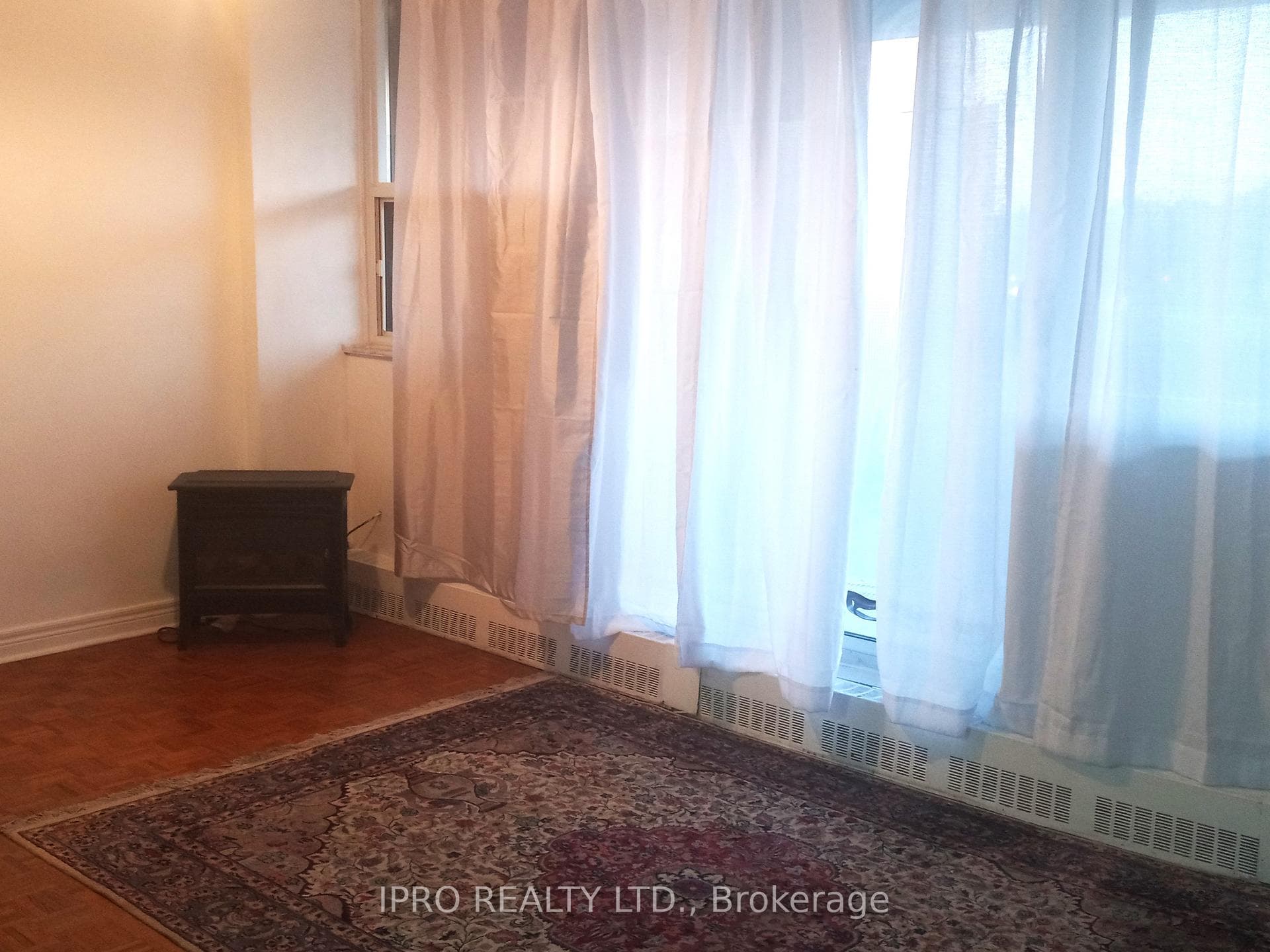 3501 Glen Erin Drive Unit 307 photo 4