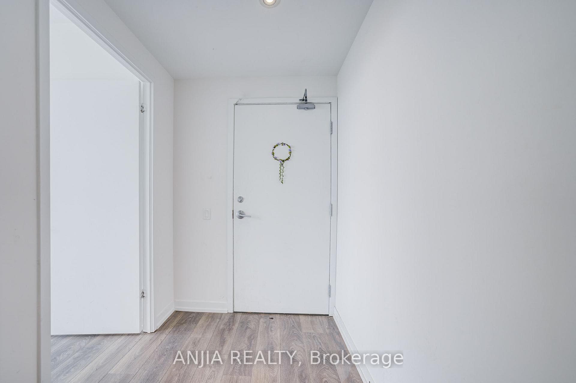 5 Buttermill Avenue Unit 6102 photo 10