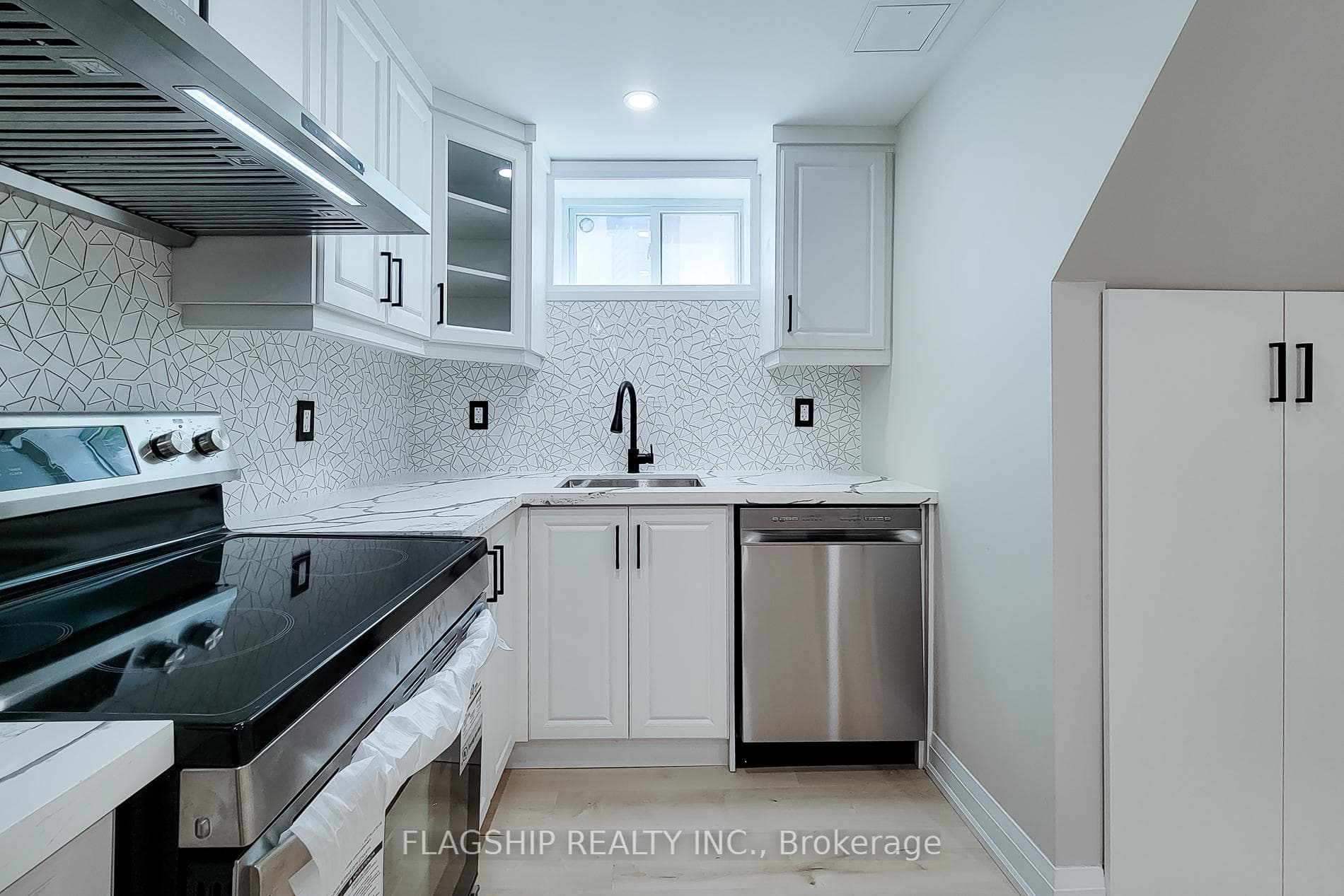 292 Glenholme Avenue photo 34