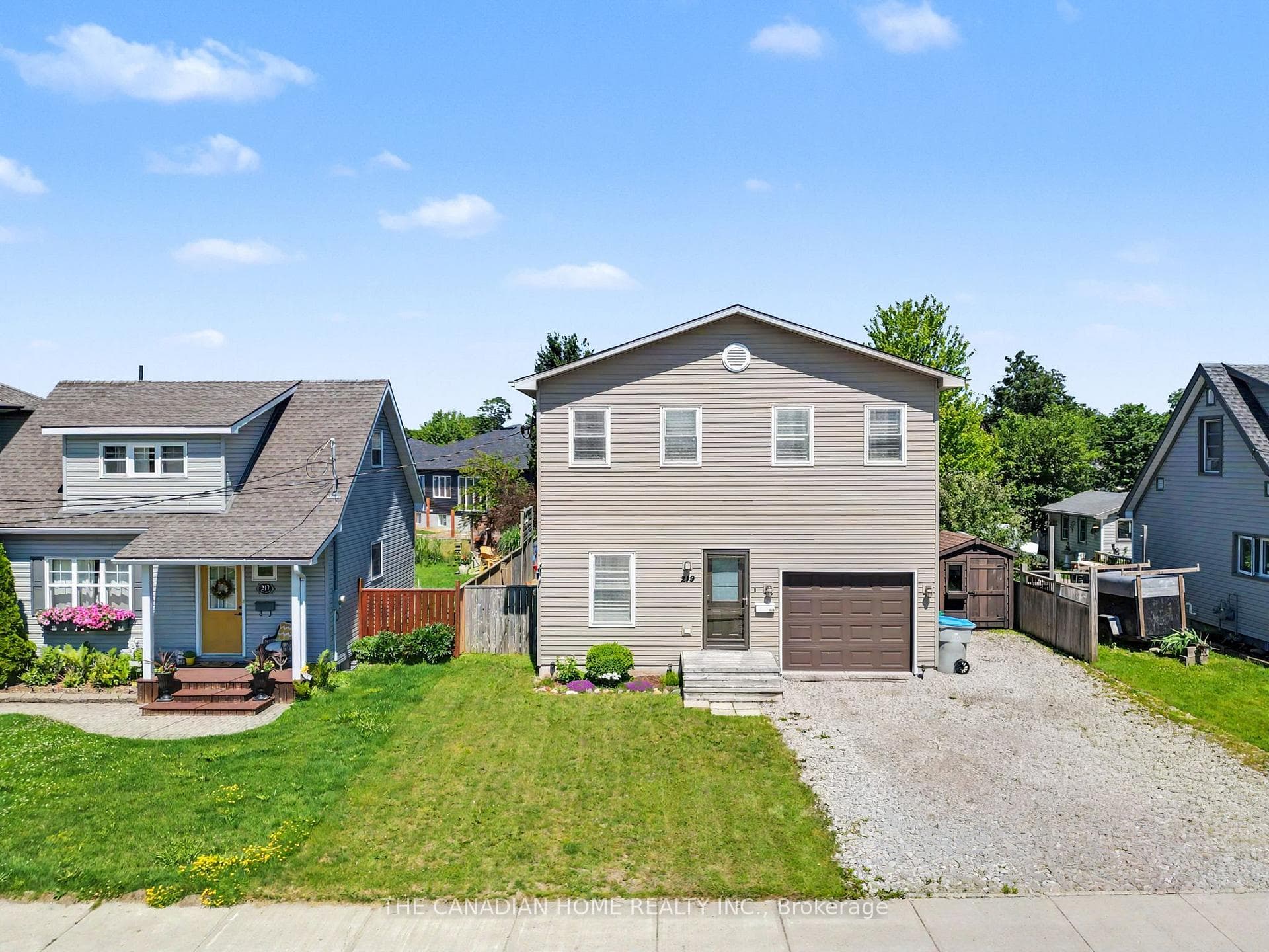 219 PICTON Street photo 36