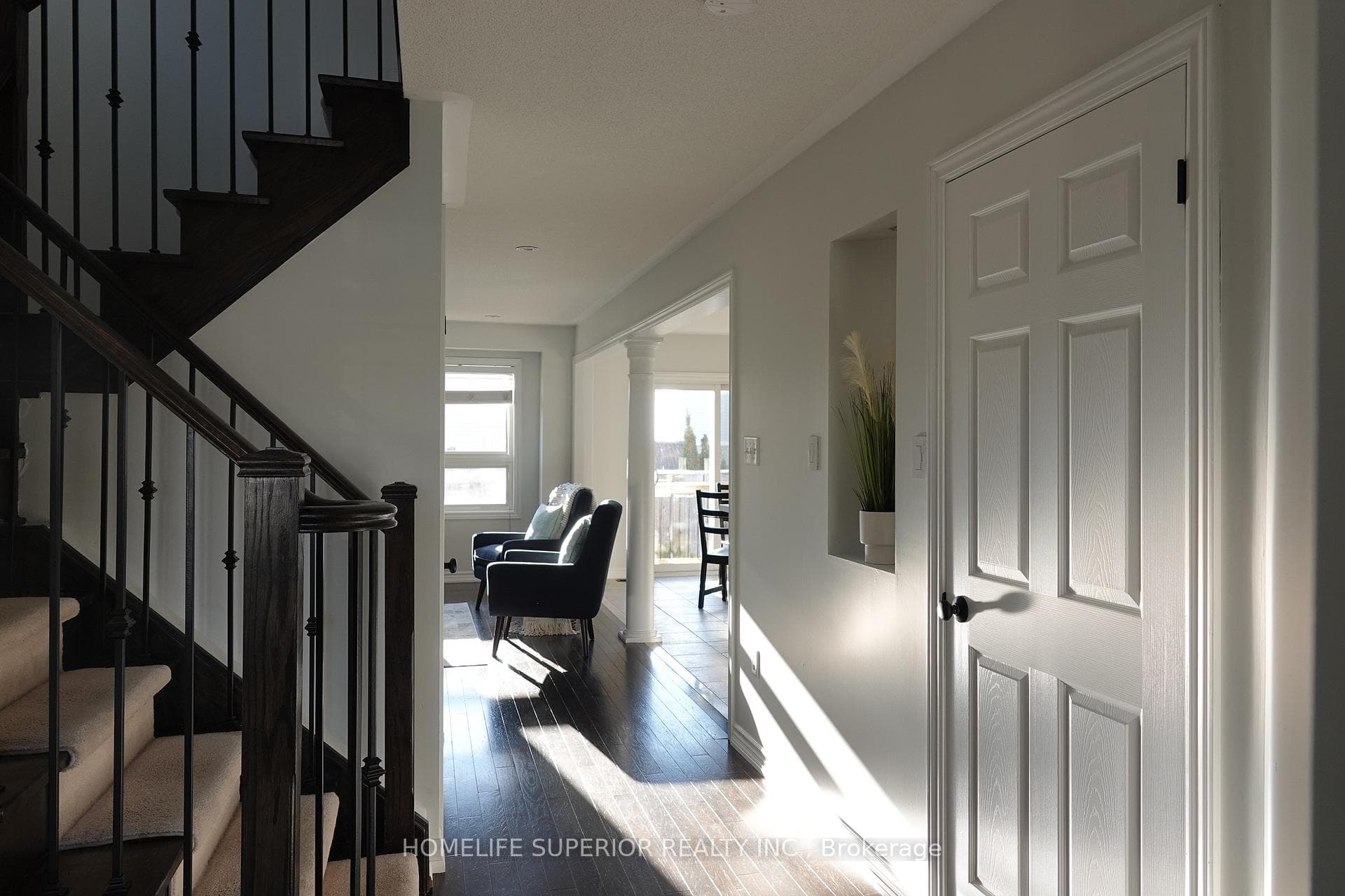 23 Laprade Square photo 6