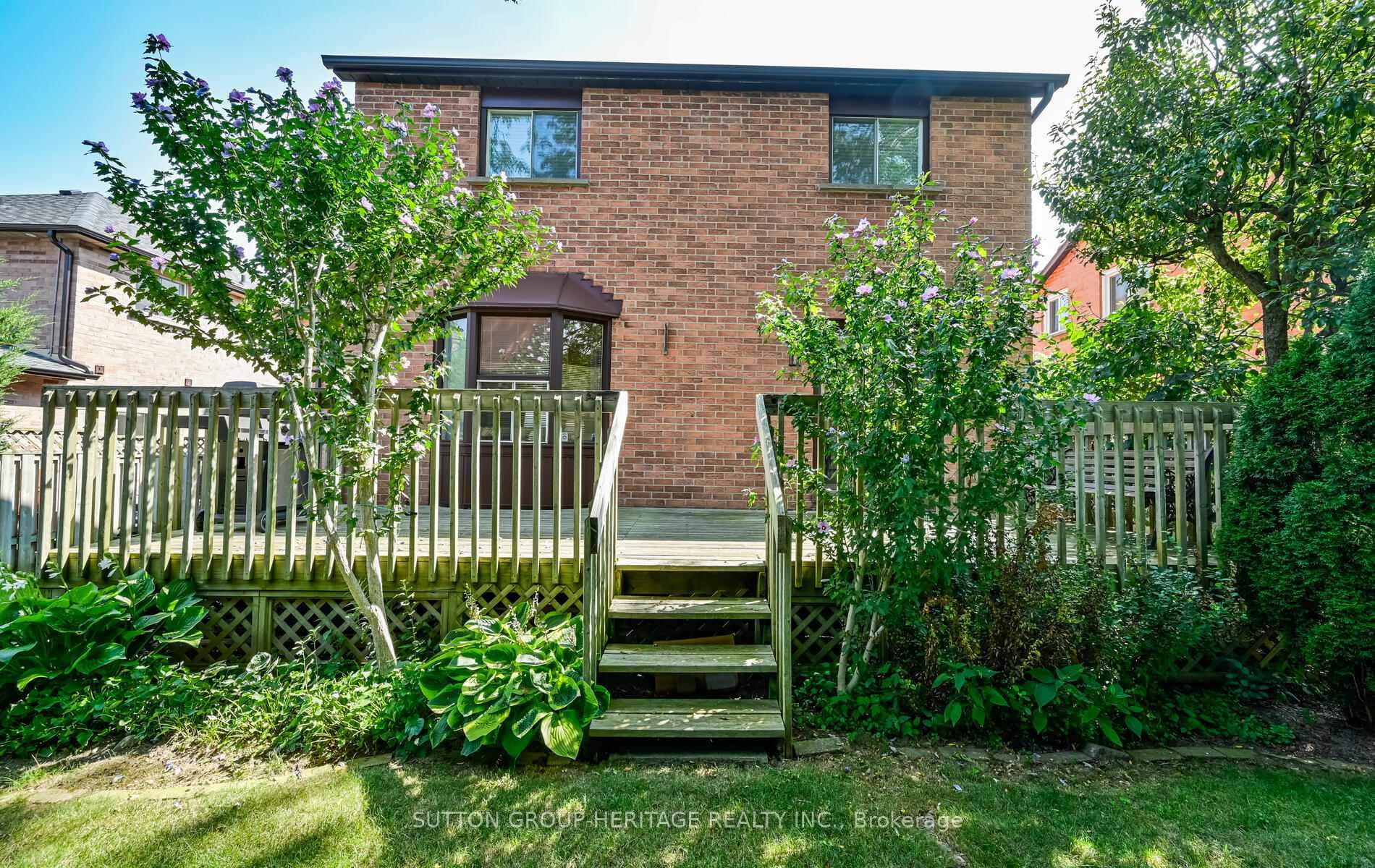 534 Rosebank Road photo 30