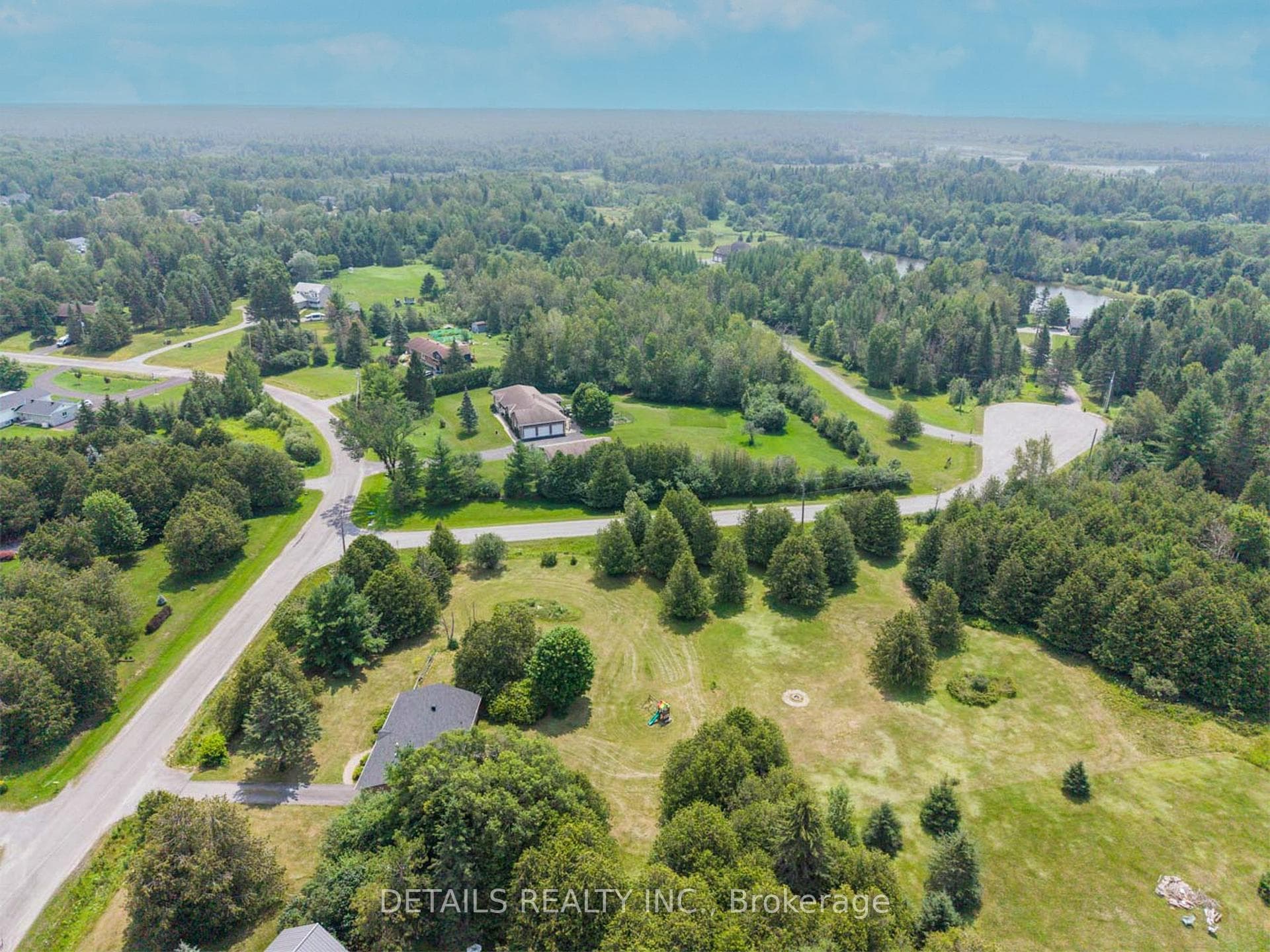 120 Delaney Drive photo 41
