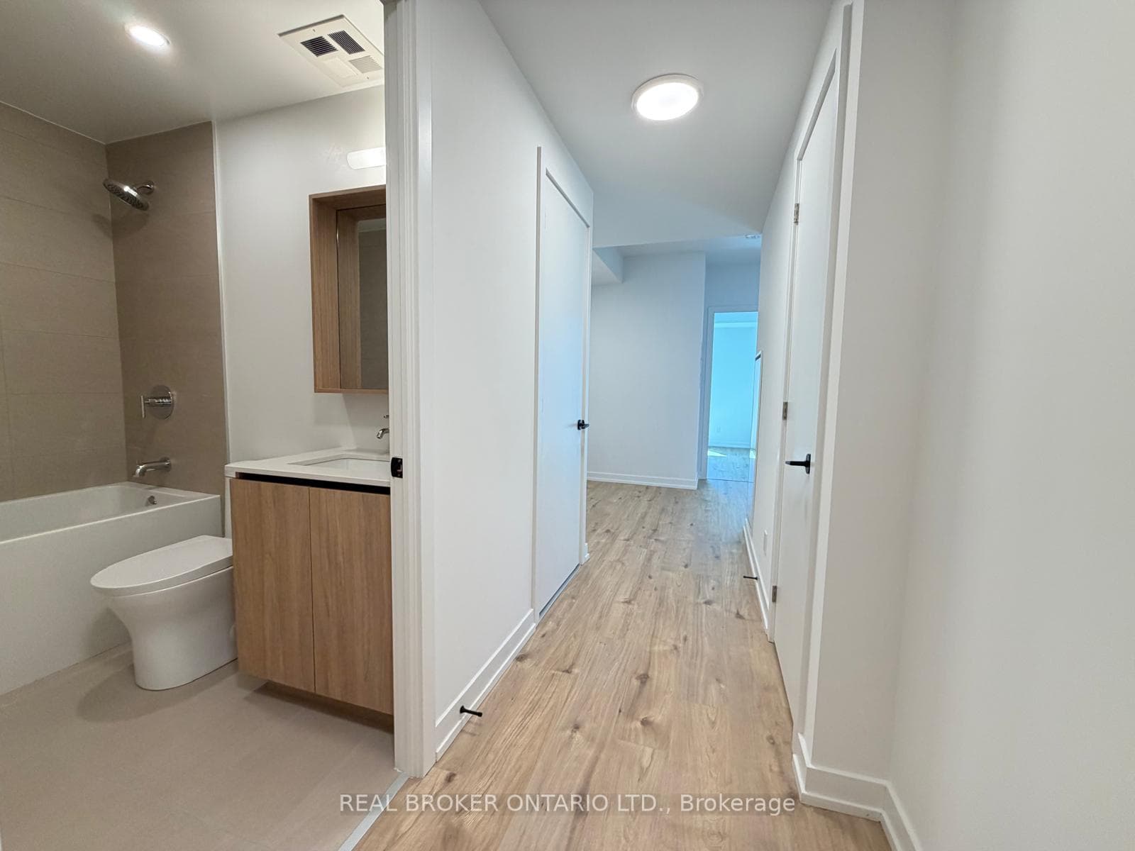 35 PARLIAMENT Street Unit 724 photo 11