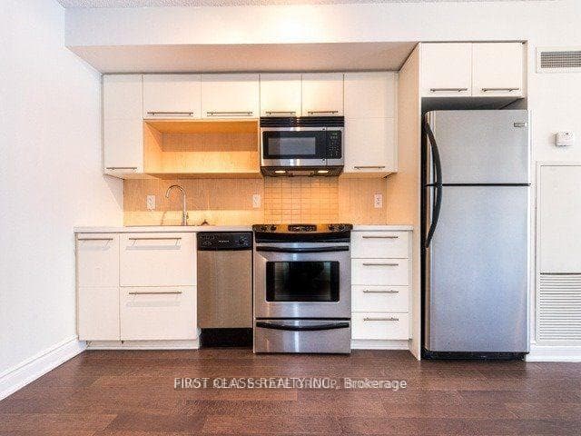 25 Carlton Street Unit 909 photo 5
