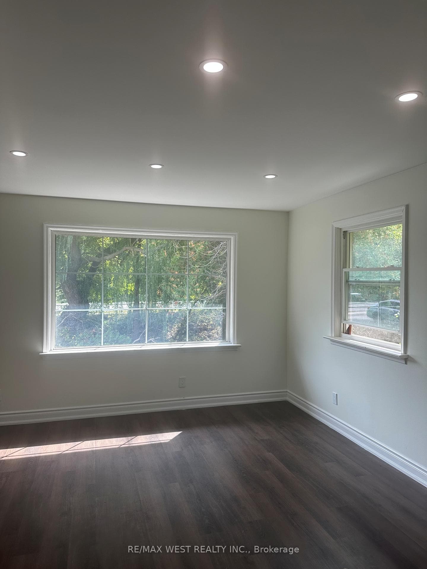 6398 Kingston Road photo 8