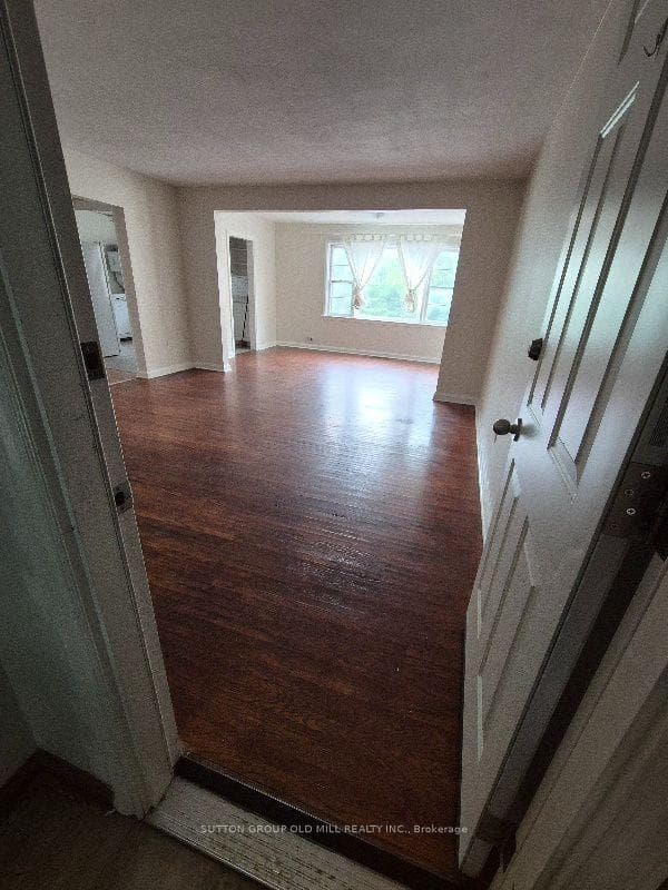 2355 Lakeshore Road Unit 2 photo 3