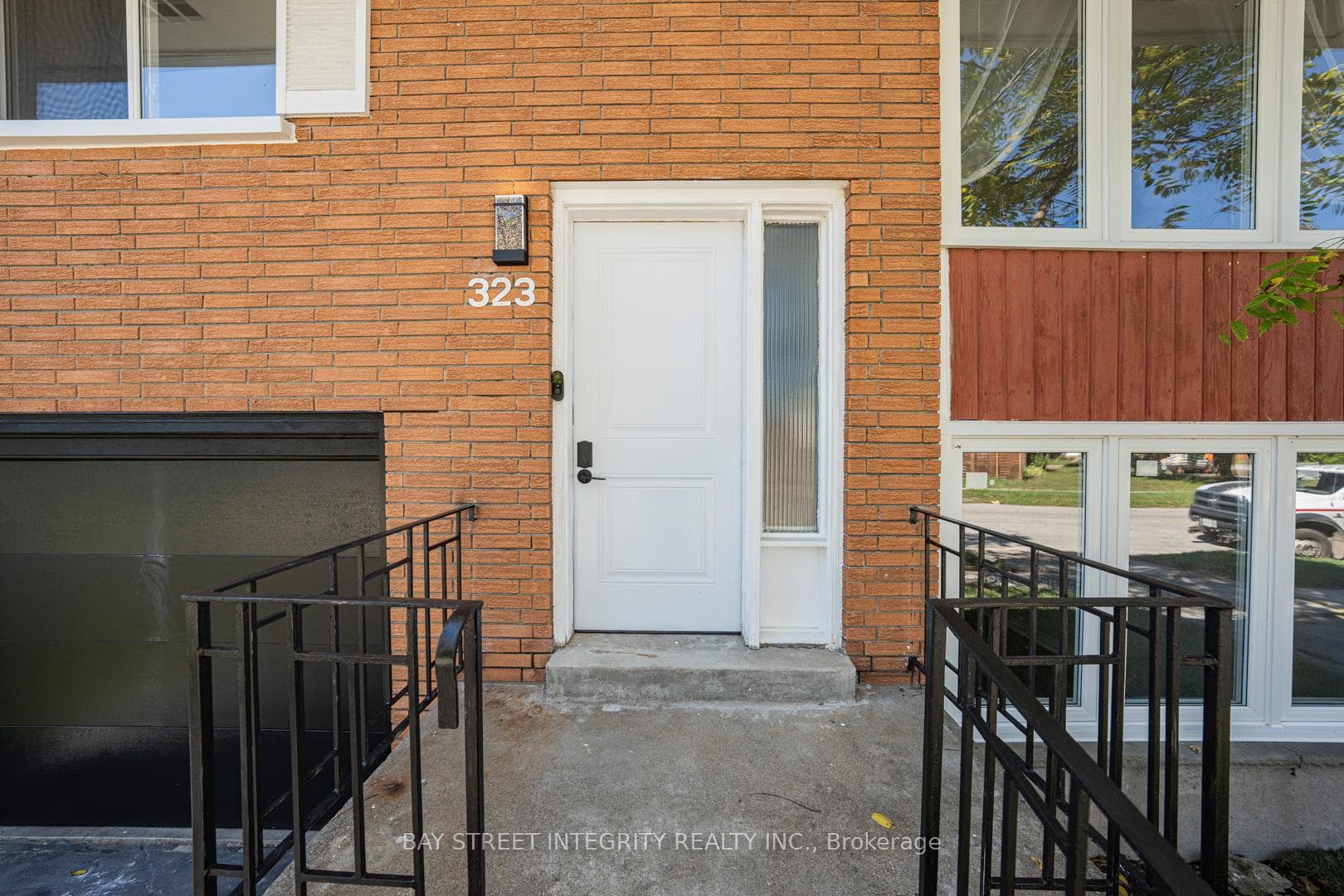 323 Clifton Road photo 2