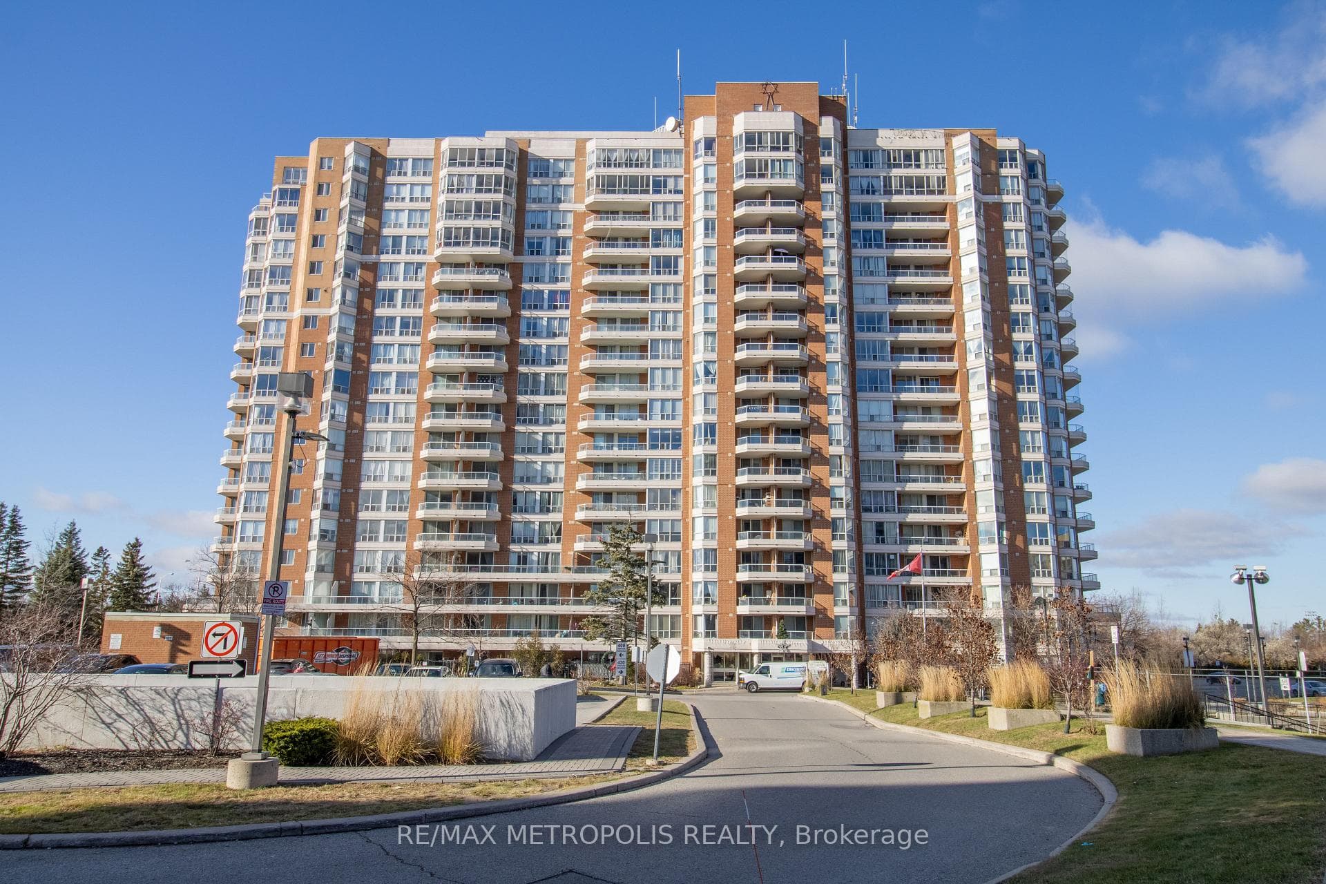 430 Mclevin Avenue Unit 801 photo 1