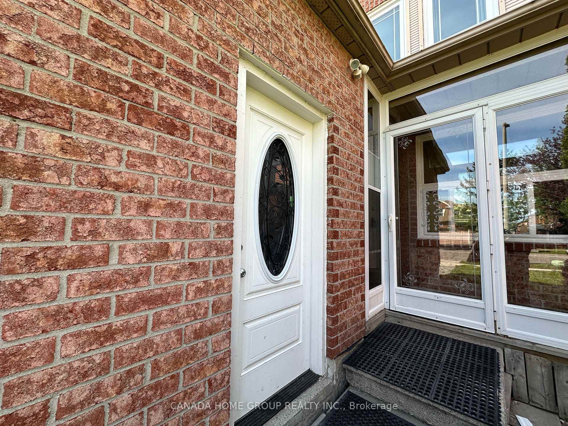 303 Riel Drive photo 3