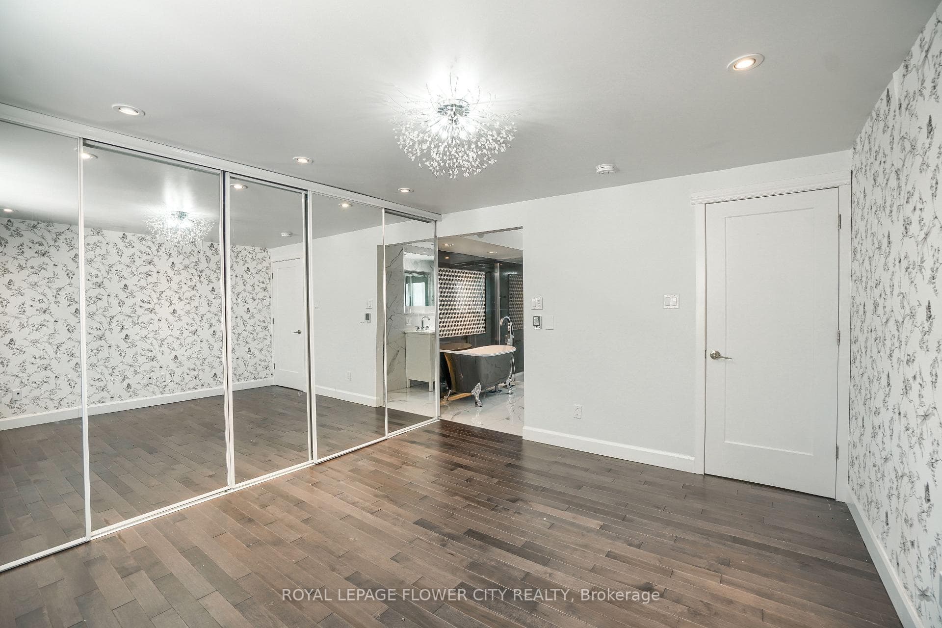 12 Gondola Crescent Unit Upper photo 19
