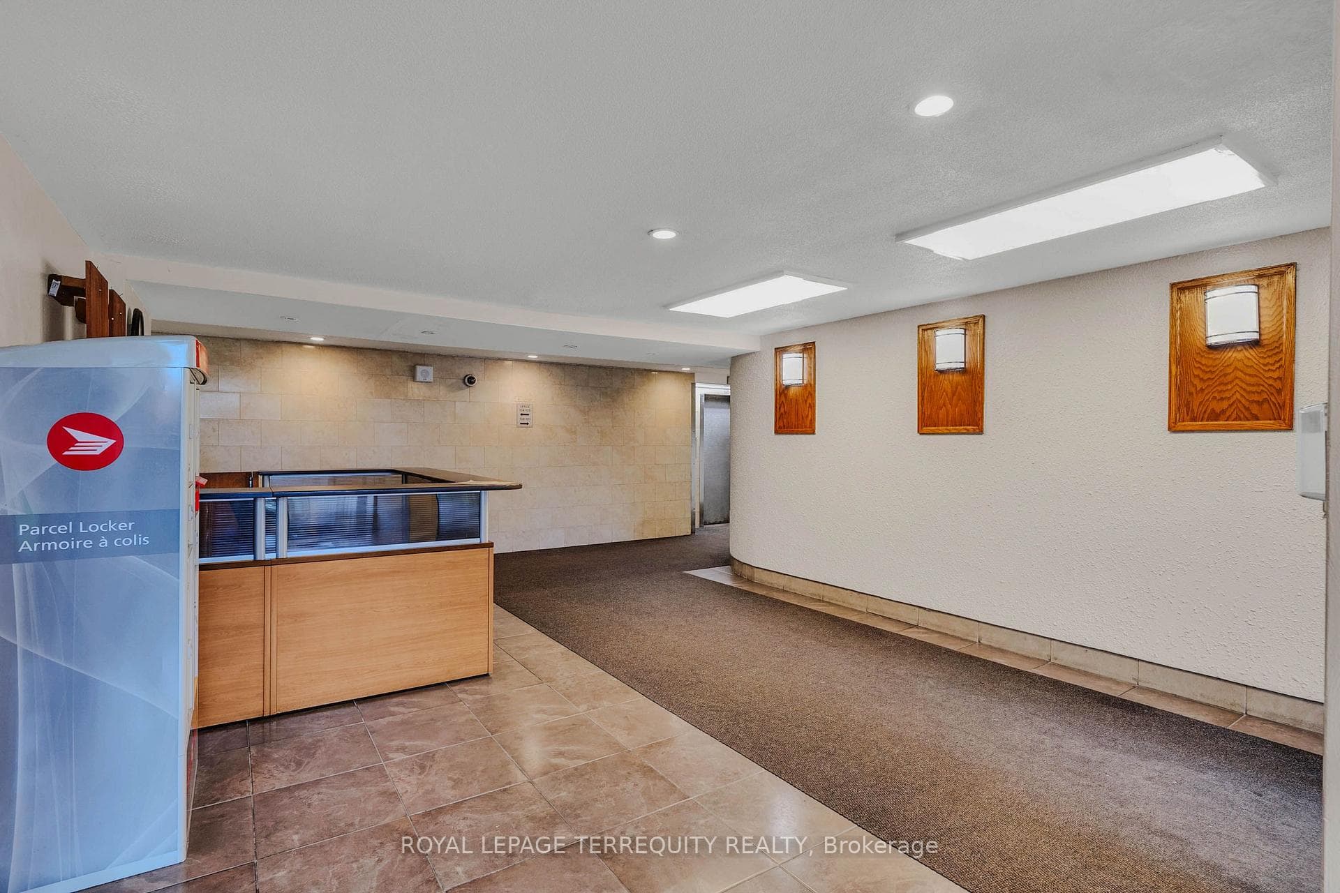 180 Markham Road Unit 816 photo 3