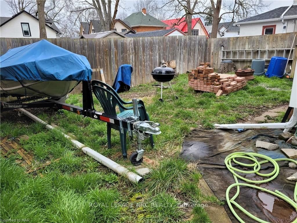 11 ALBINA Street photo 31