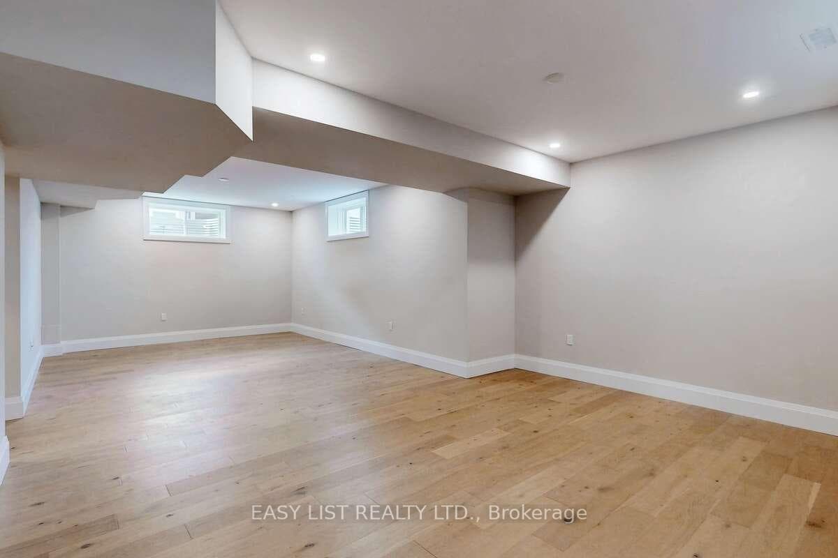 23 York Drive photo 27