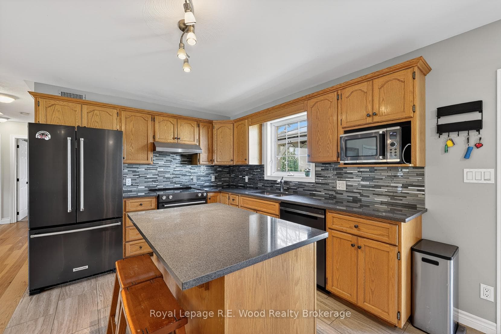 917 Norfolk County Road 19 Road photo 10
