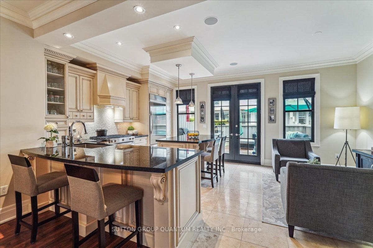 2378 Marine Drive photo 8