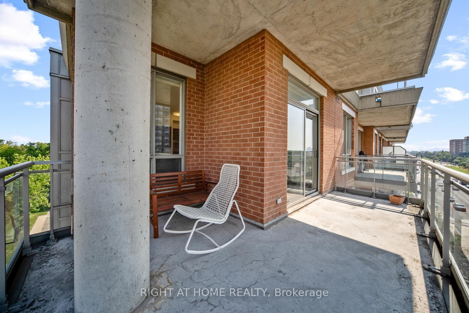 777 Steeles Avenue Unit LPH8 photo 28