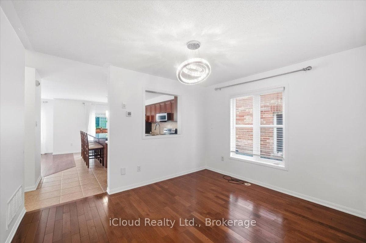 270 Whetham Heights photo 14