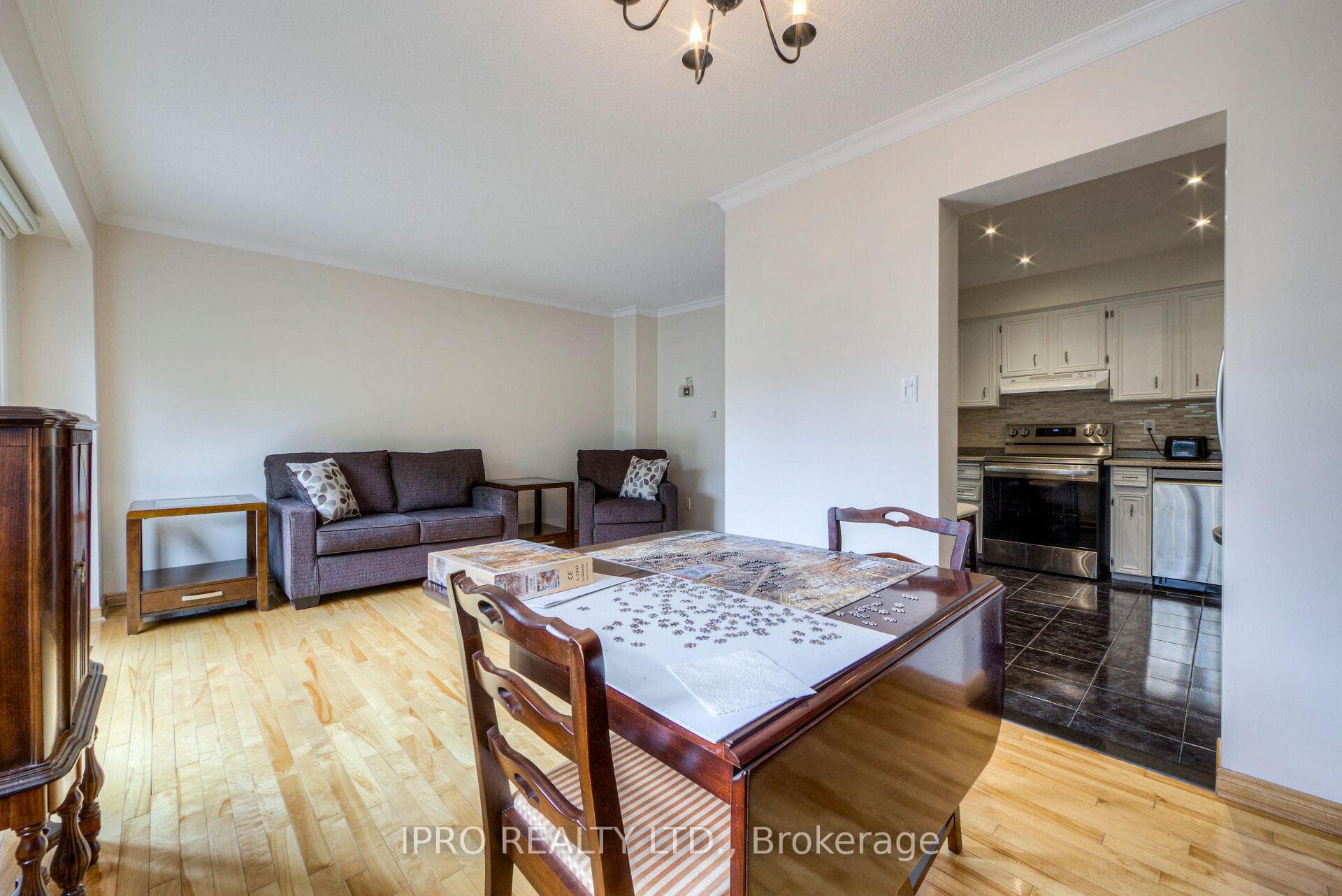 2120 Rathburn Road Unit 90 photo 6