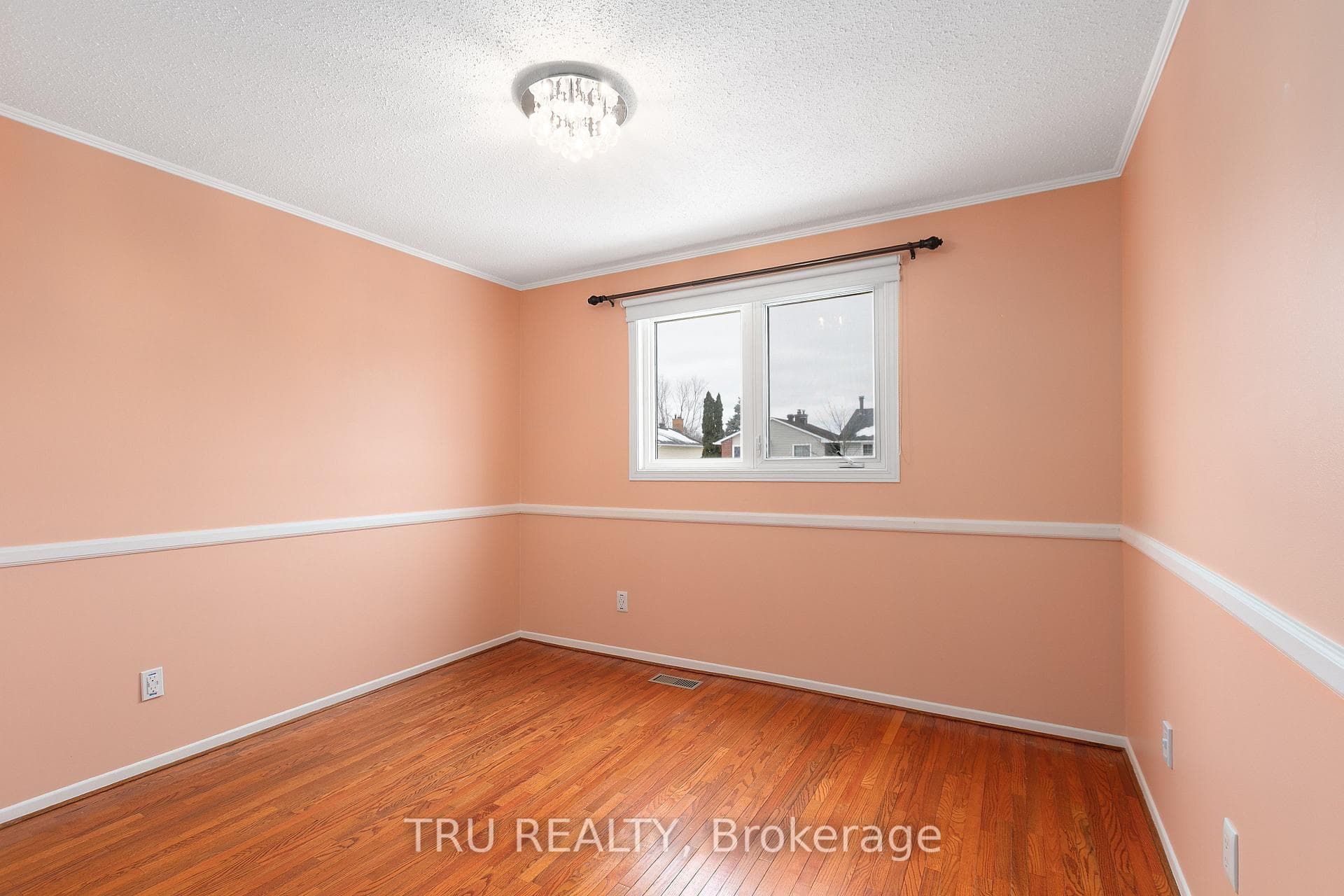 1078 ST EMMANUEL Terrace photo 31