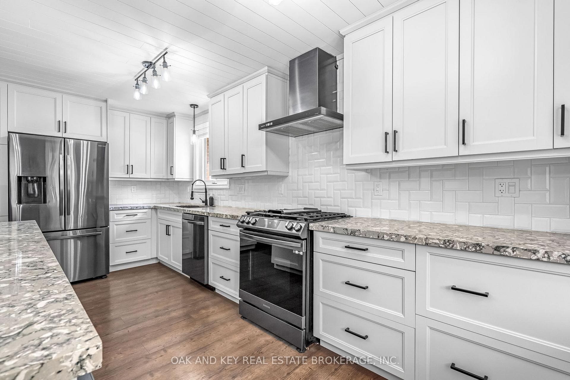 65 Southview Crescent photo 8