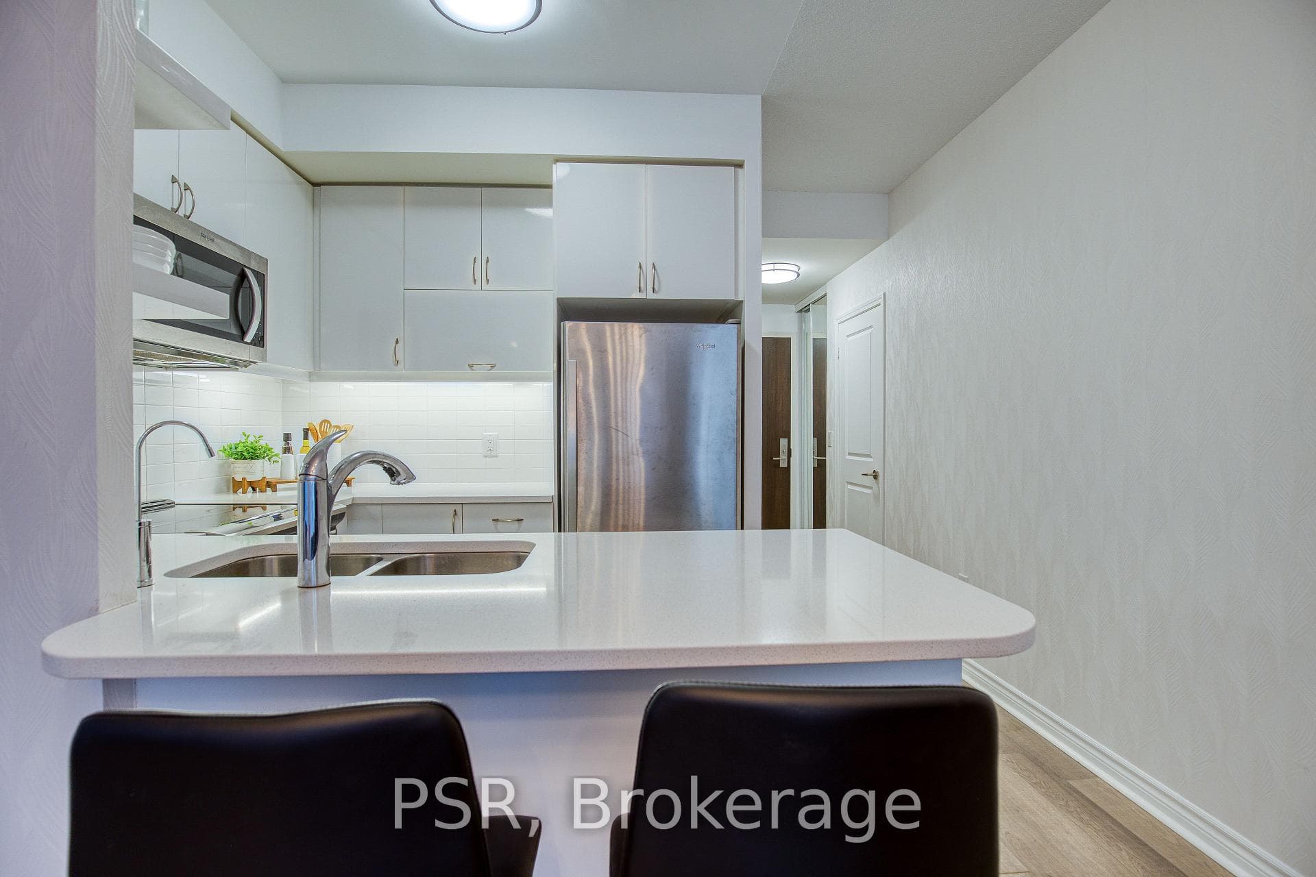 39 Annie Craig Drive Unit 905 photo 12