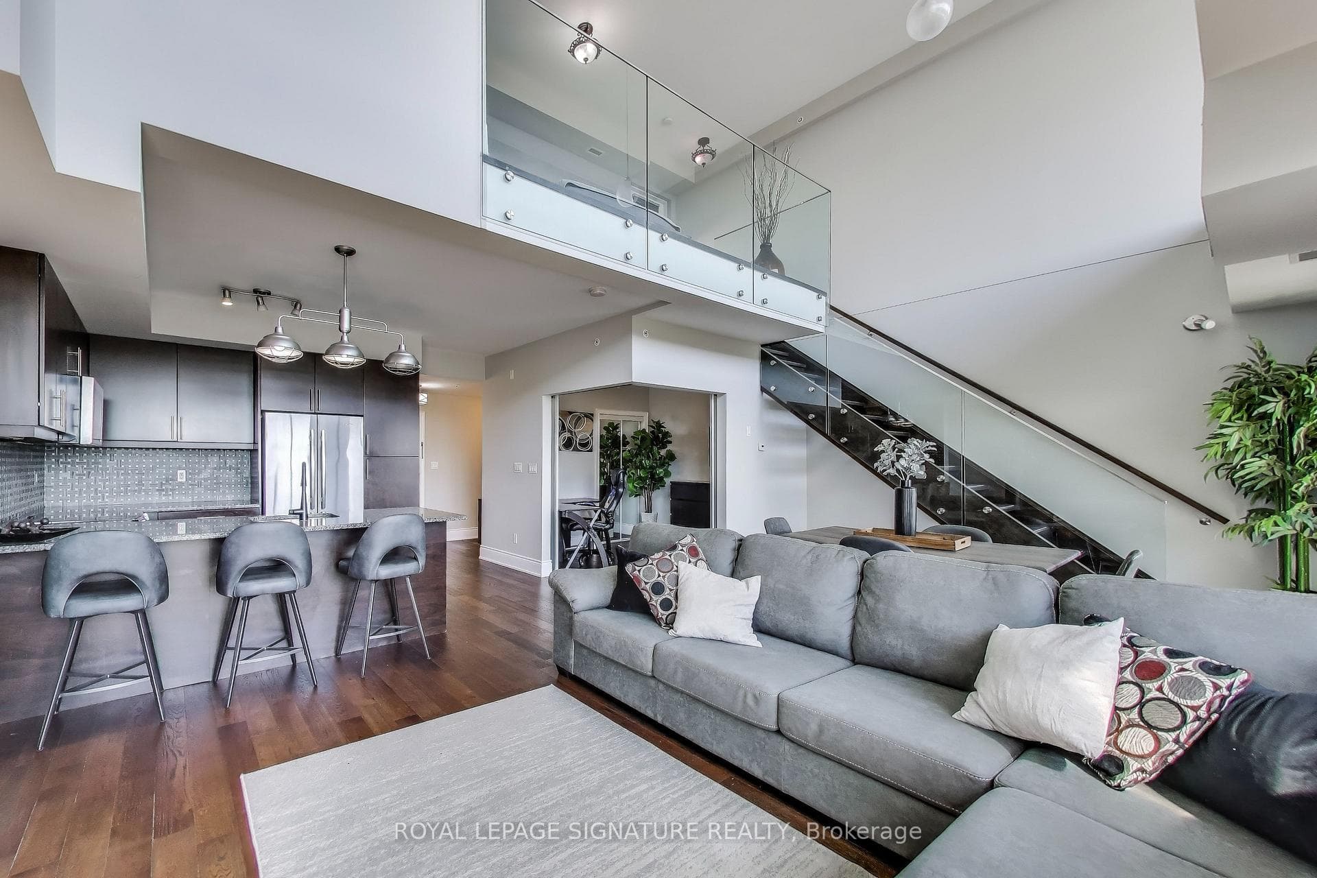 3170 Erin Mills Parkway Unit 405 photo 9