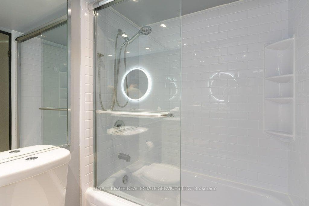 15 Maitland Place Unit 409 photo 11