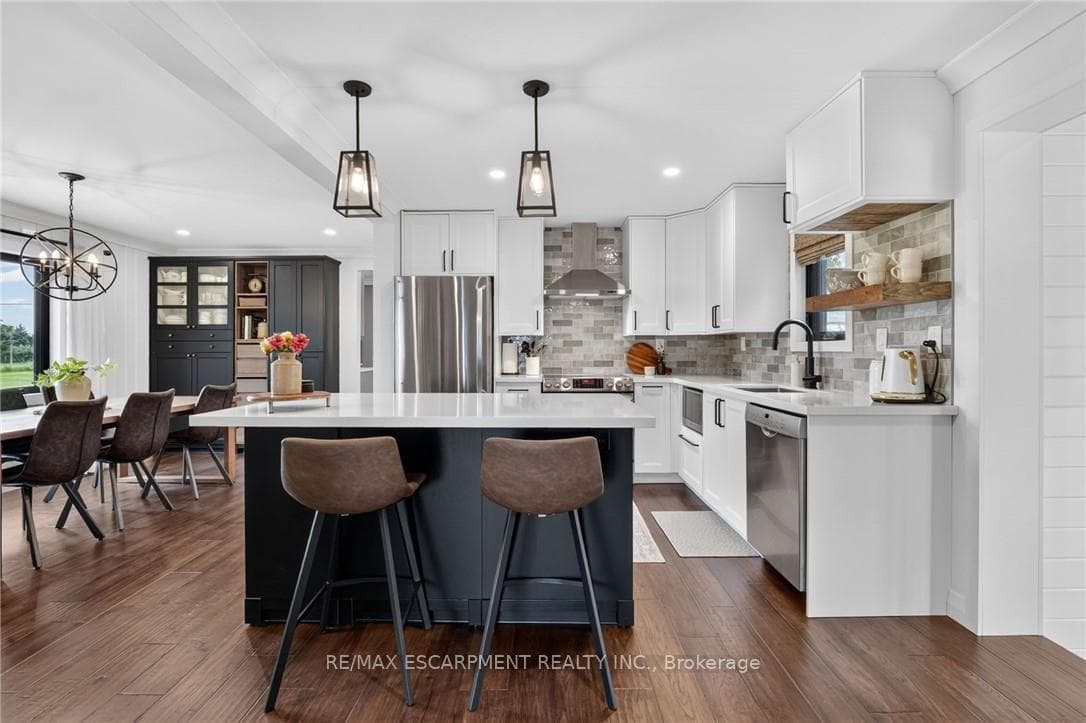3754 LAKESHORE Road photo 13