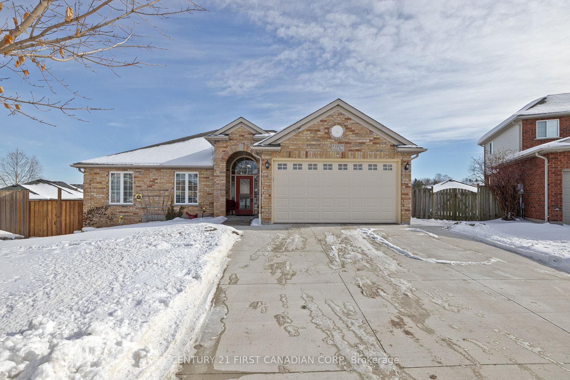 820 Crestly Place photo 1