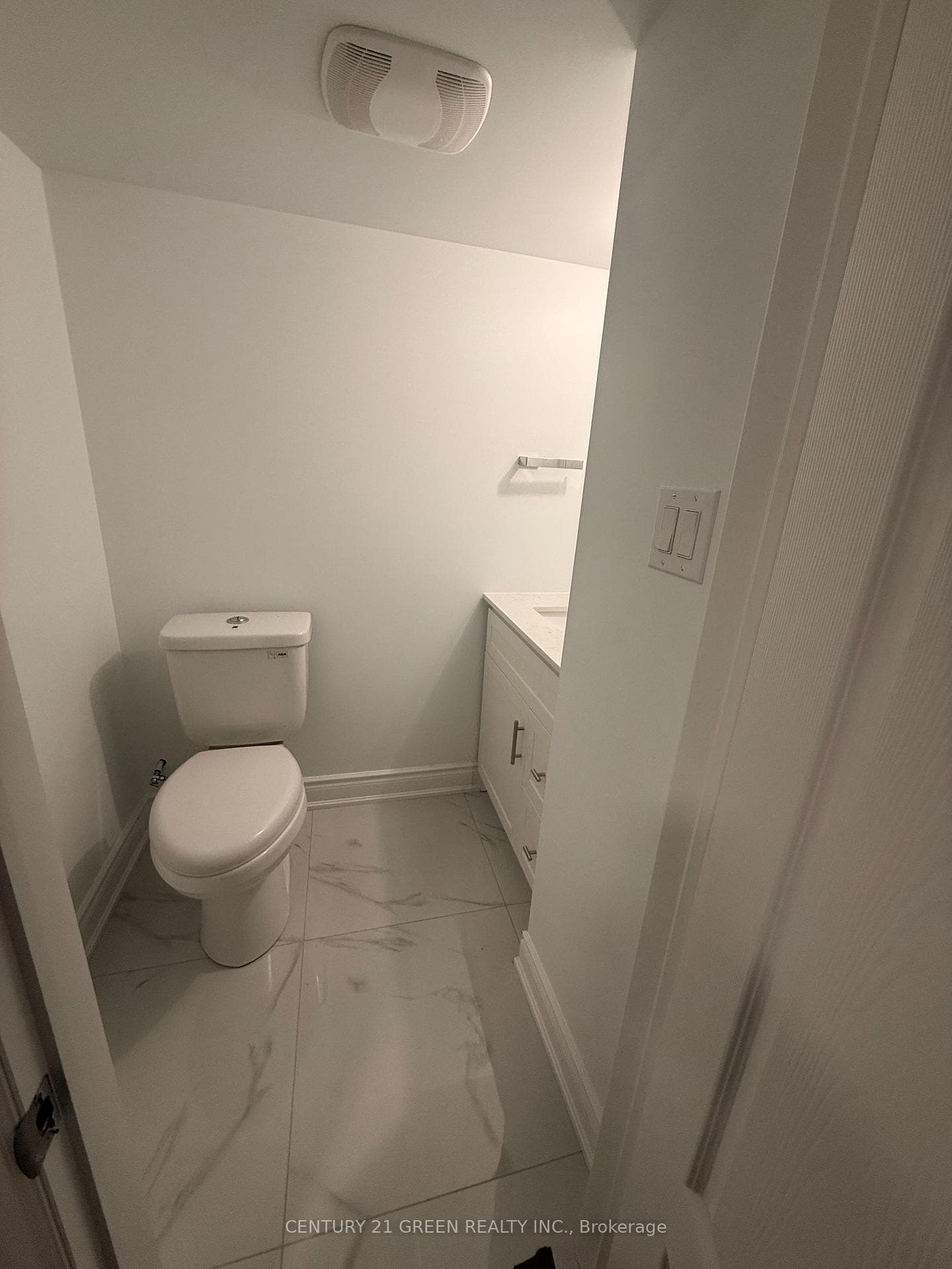 633 Fullum Landing Unit Bsmt photo 9