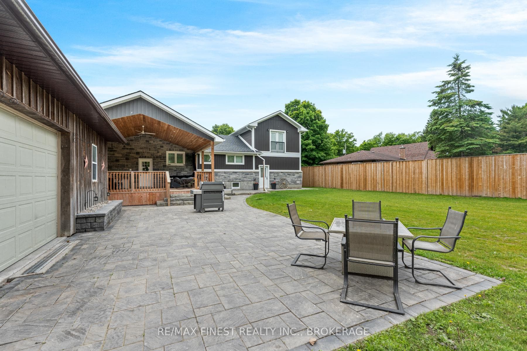 1741 Marian Crescent photo 44