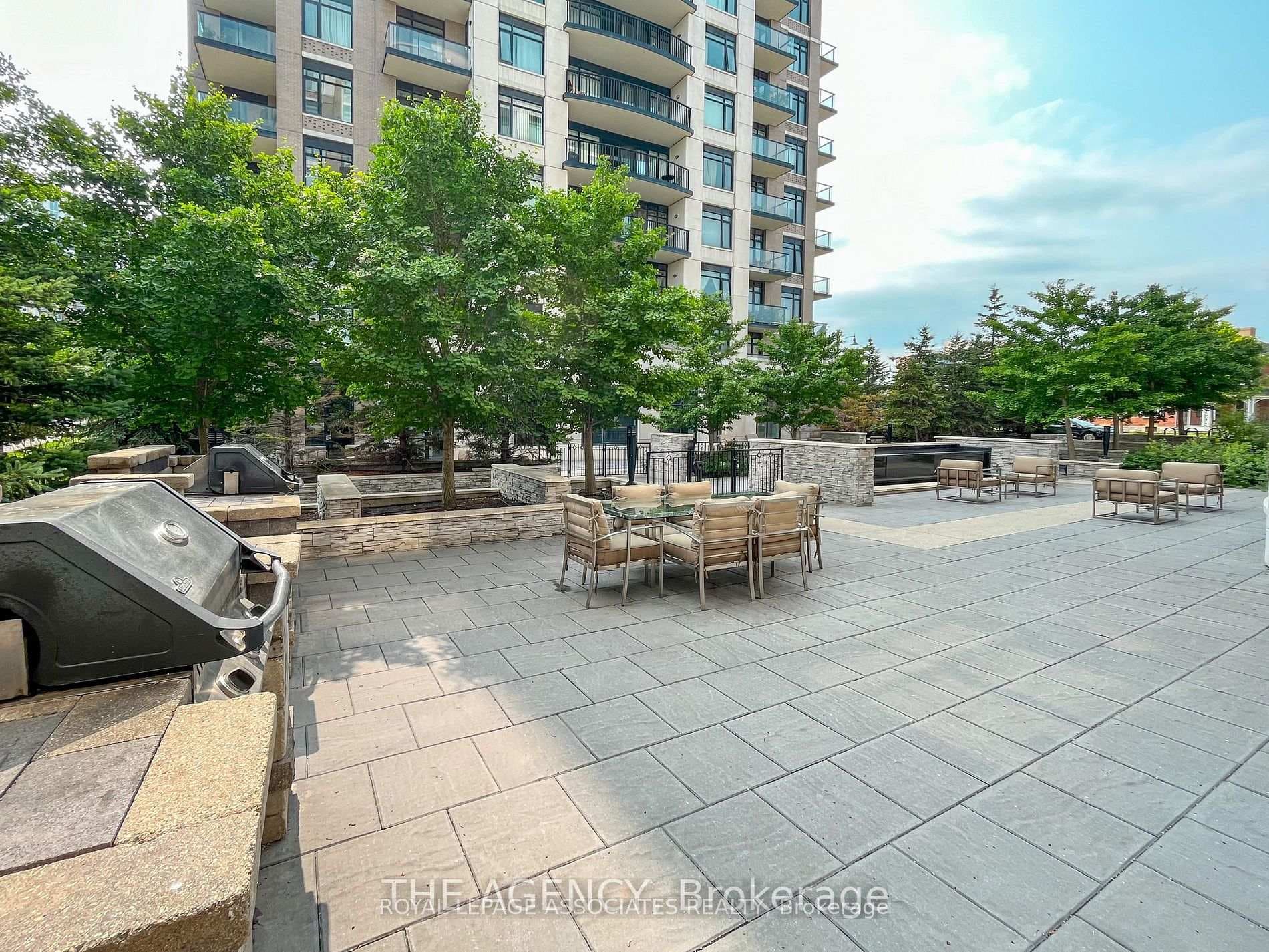 111 Upper Duke Crescent Unit 101 photo 27