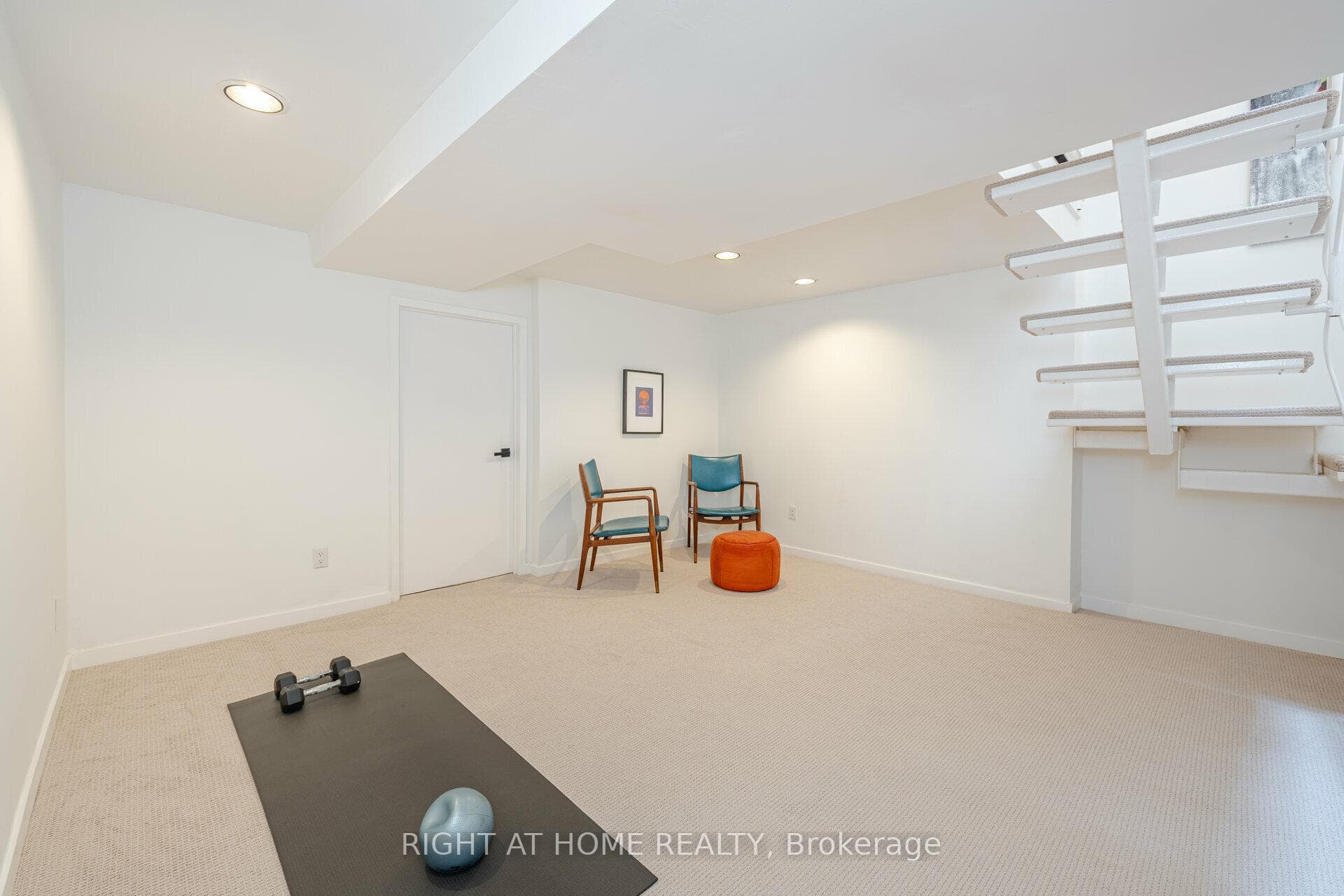 265 Berkeley Street photo 27