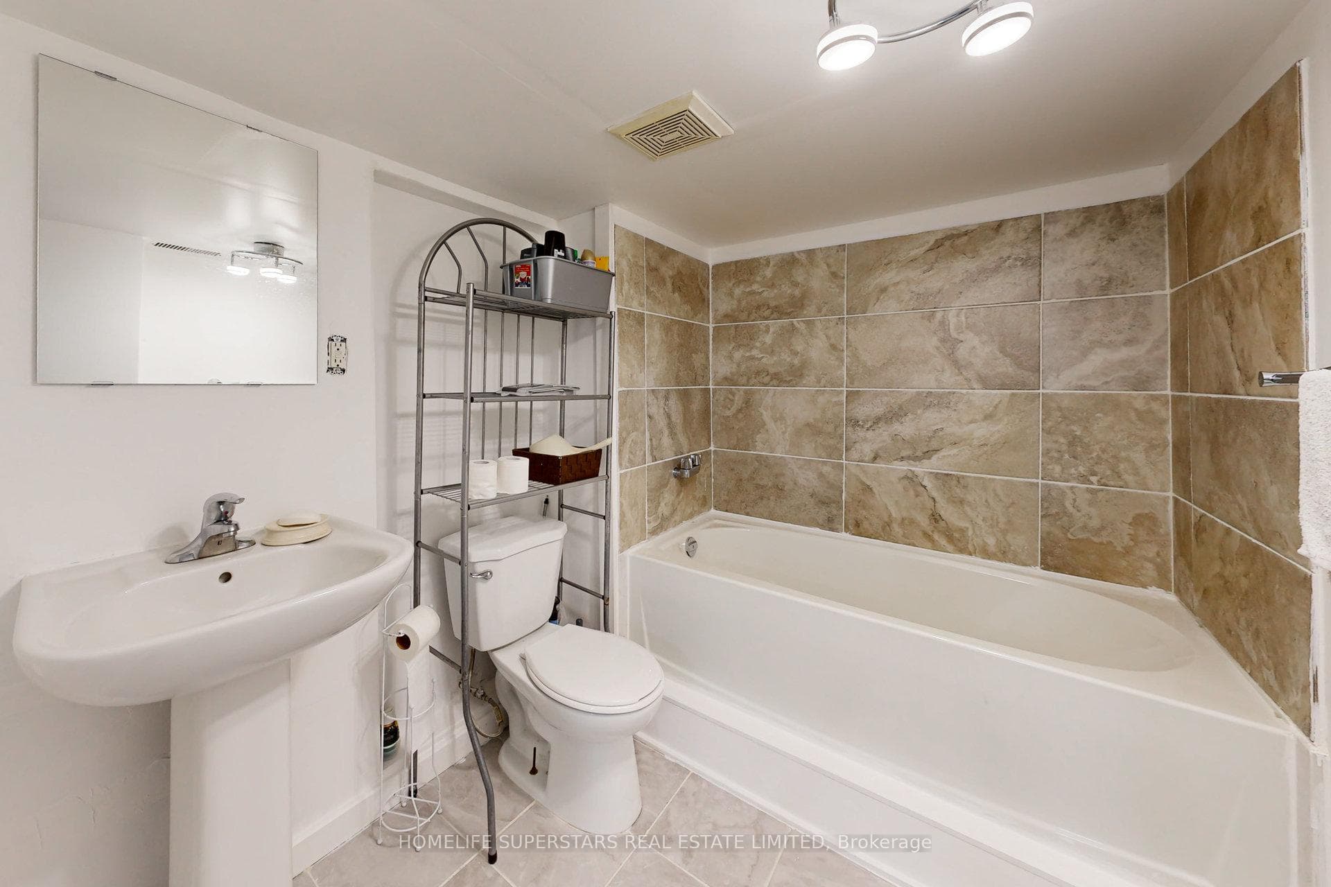 256 Annis Street photo 30