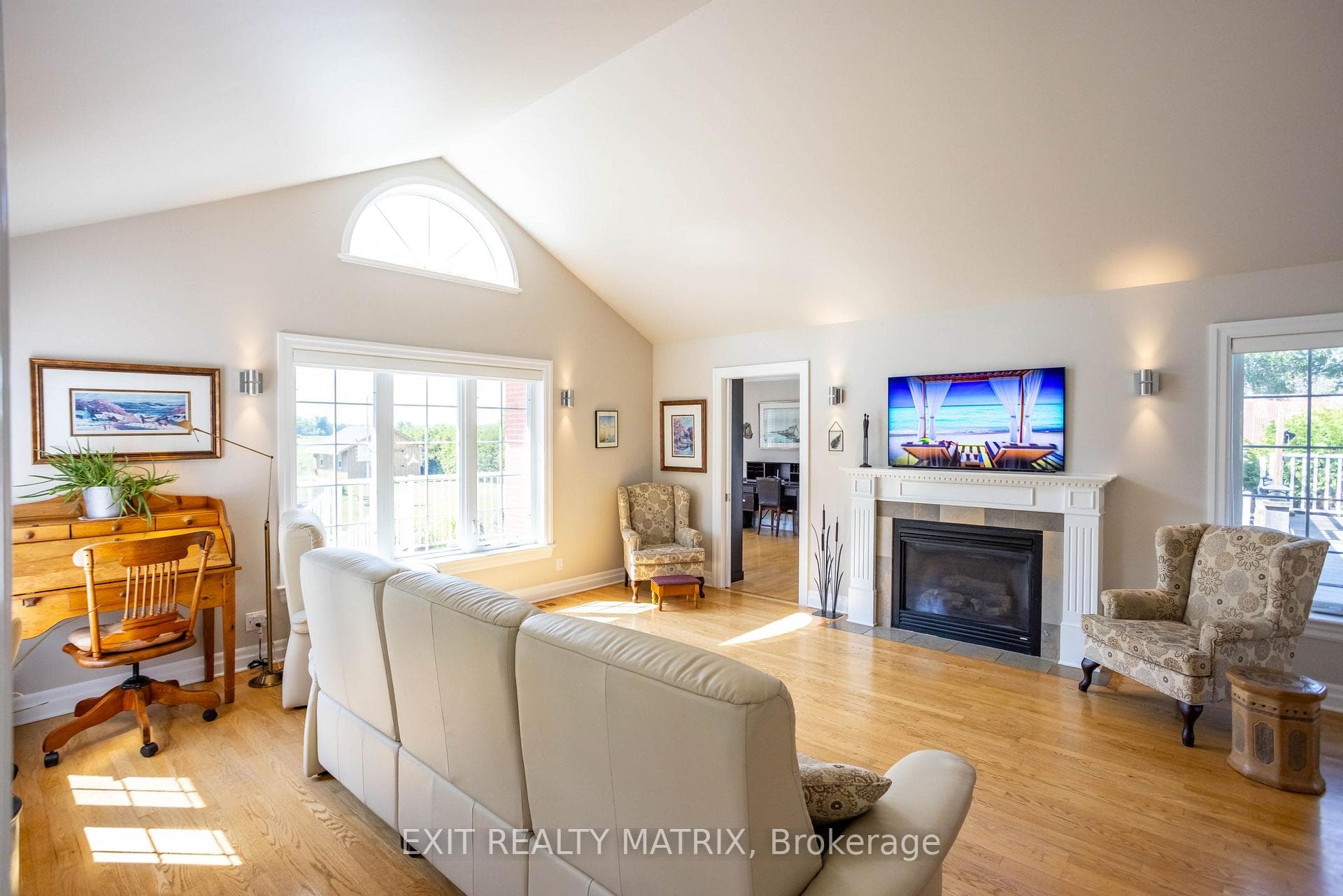 2392 8th Line Road photo 15
