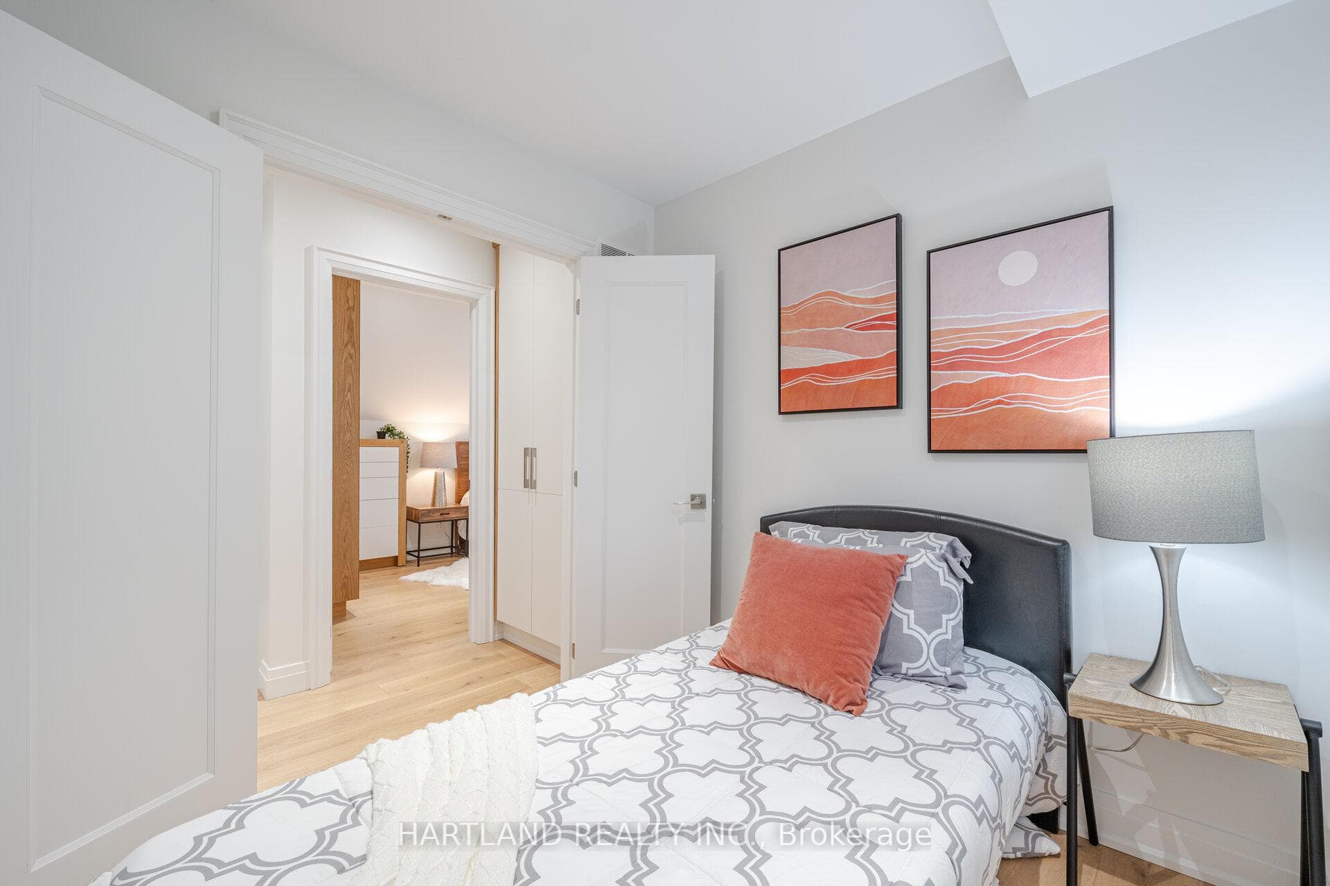 18 Shaver Avenue photo 13