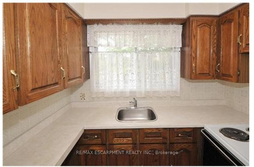 206 Columbia Drive photo 7