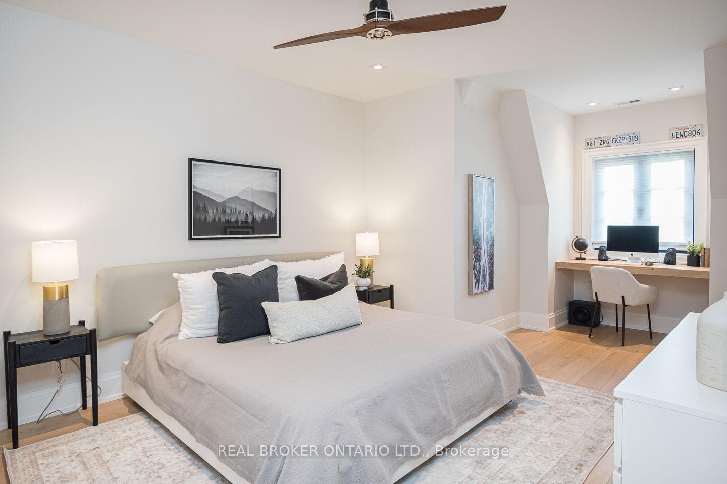 307 Martin Street photo 35