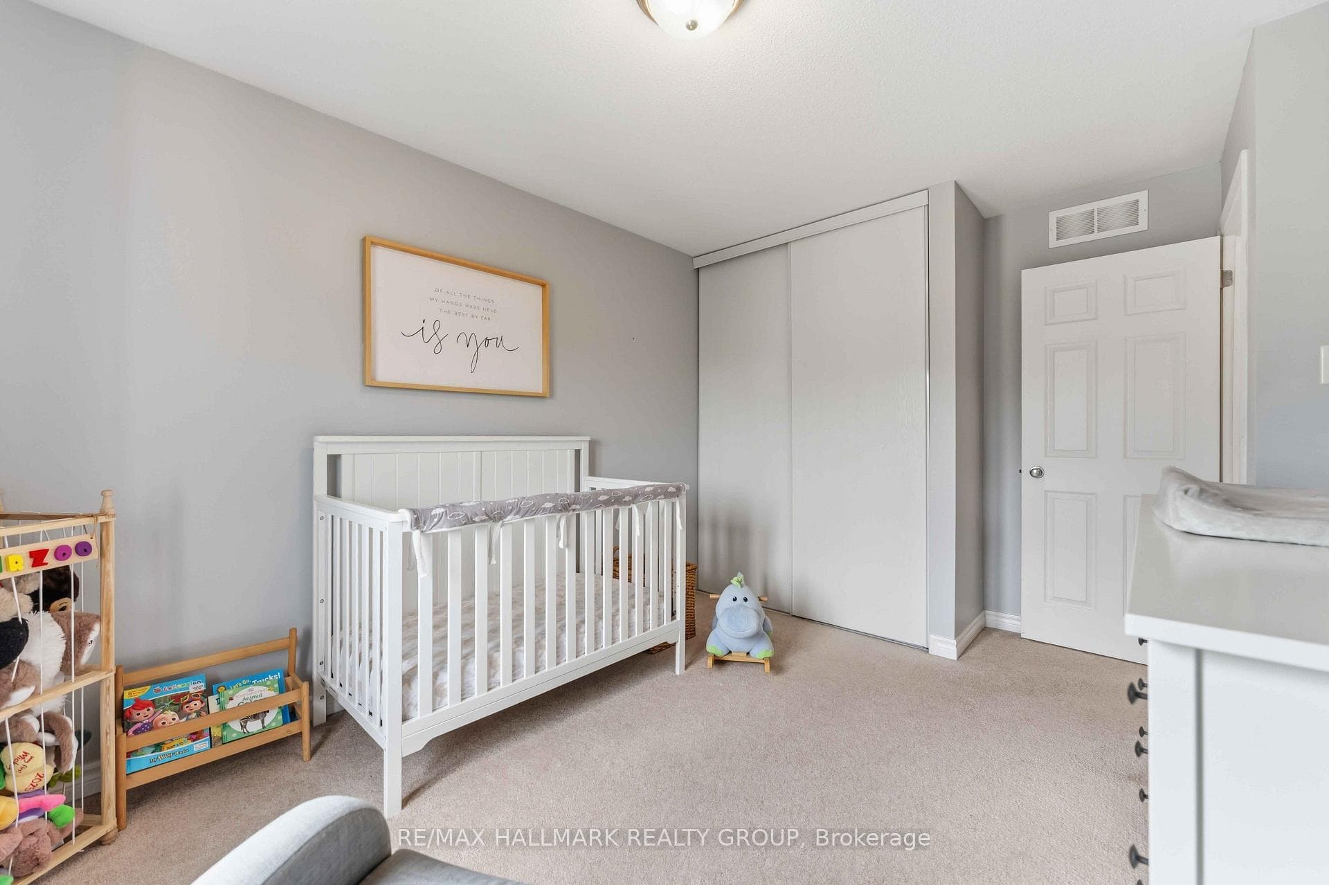 125 Montmorency Way photo 27