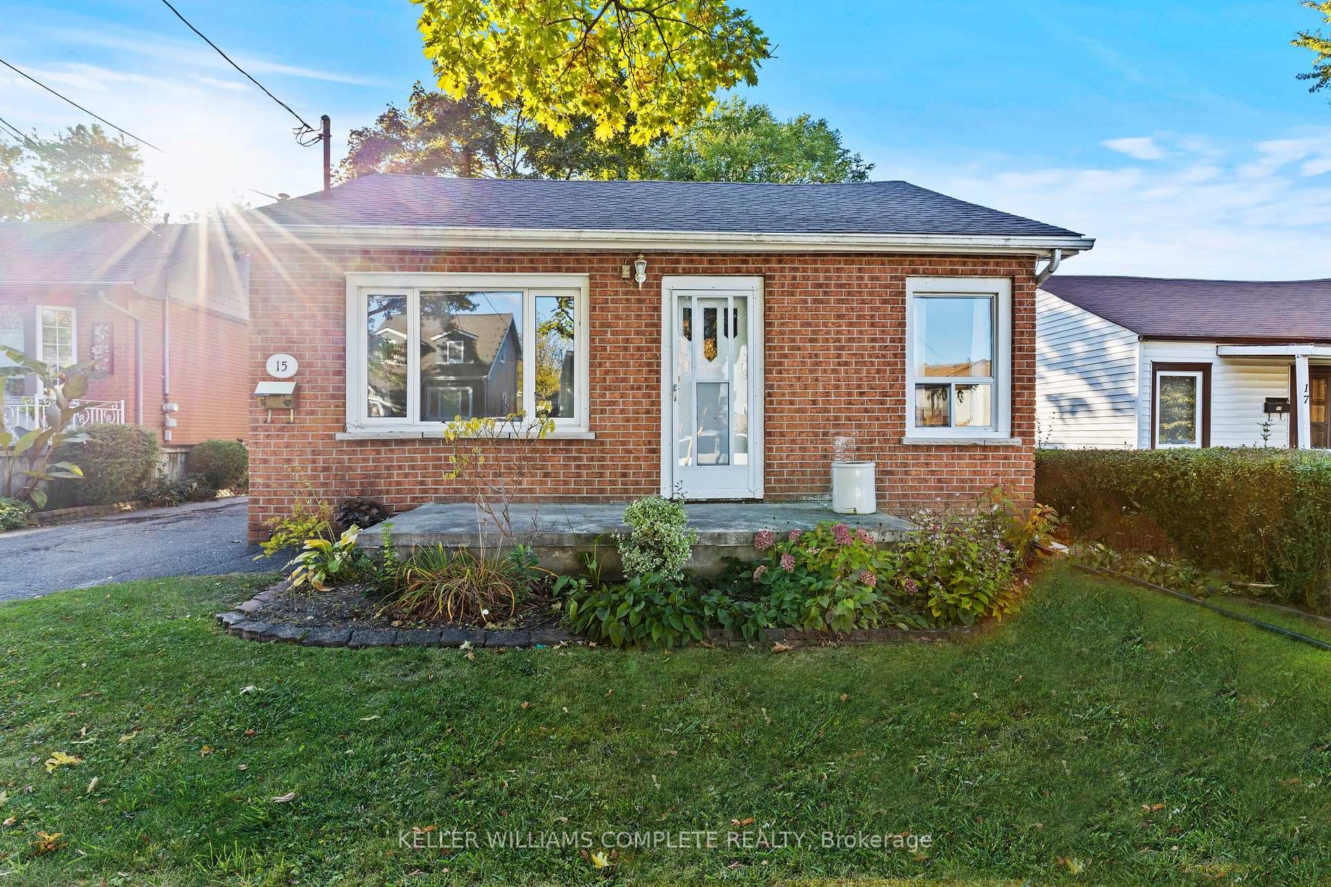 15 Hayes Homestead photo 1