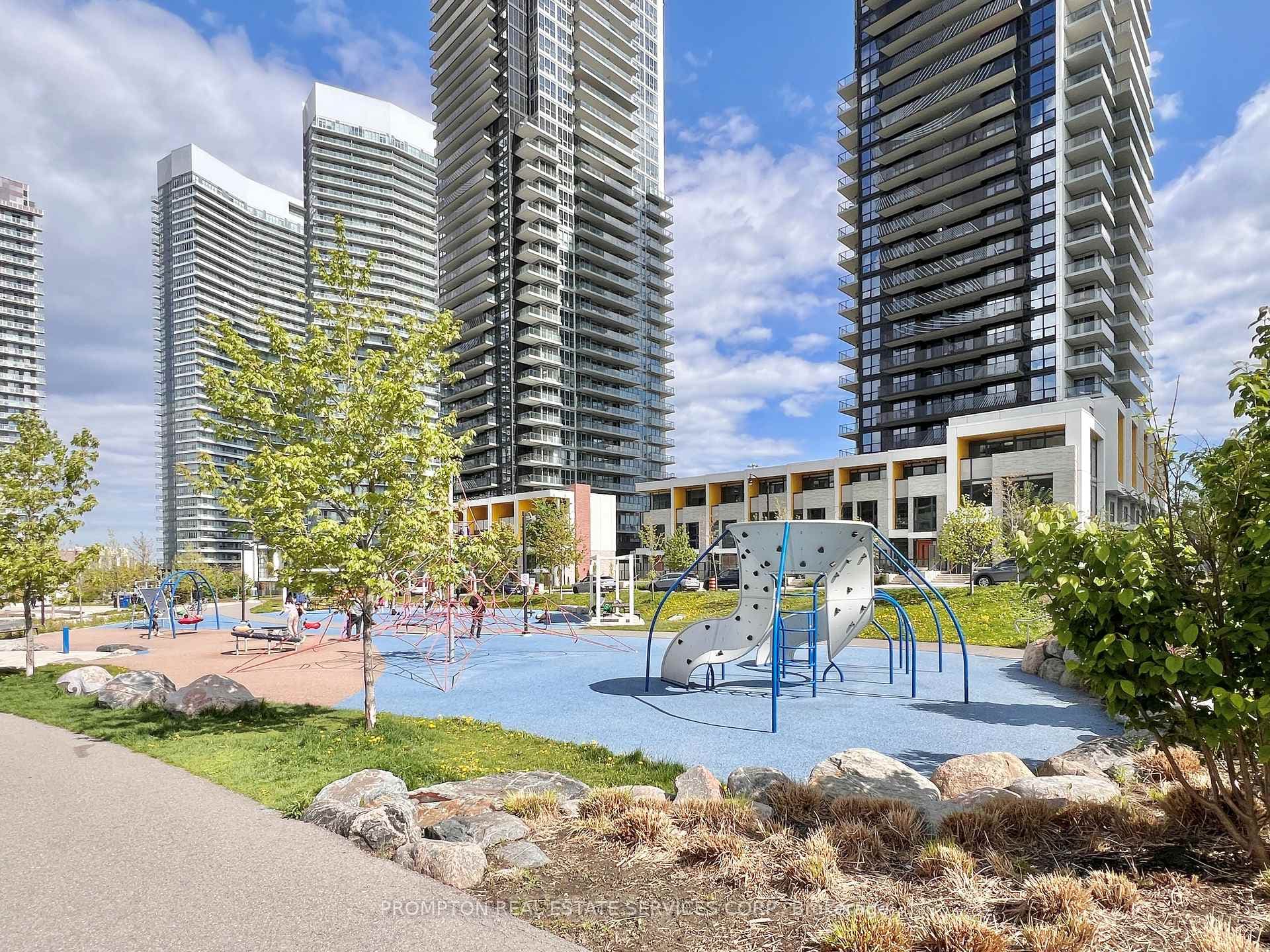 68 Esther Shiner Boulevard Unit 2016 photo 40