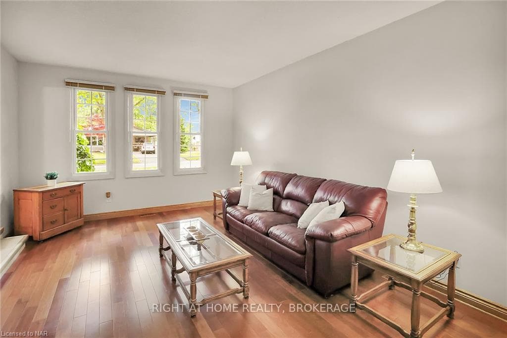 55 AQUADALE Drive photo 4