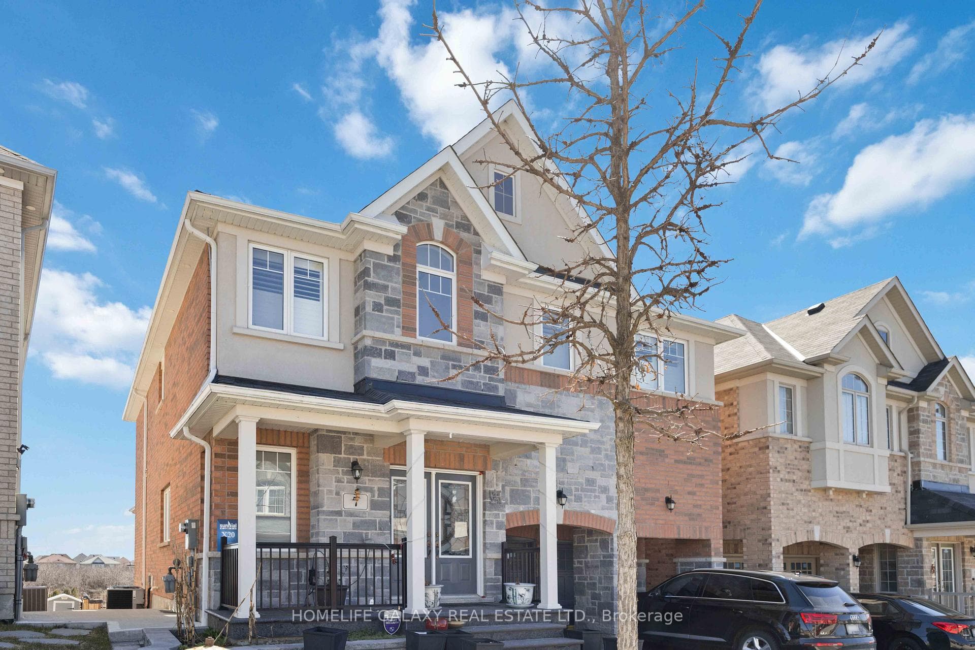 7 Mosely Crescent photo 3