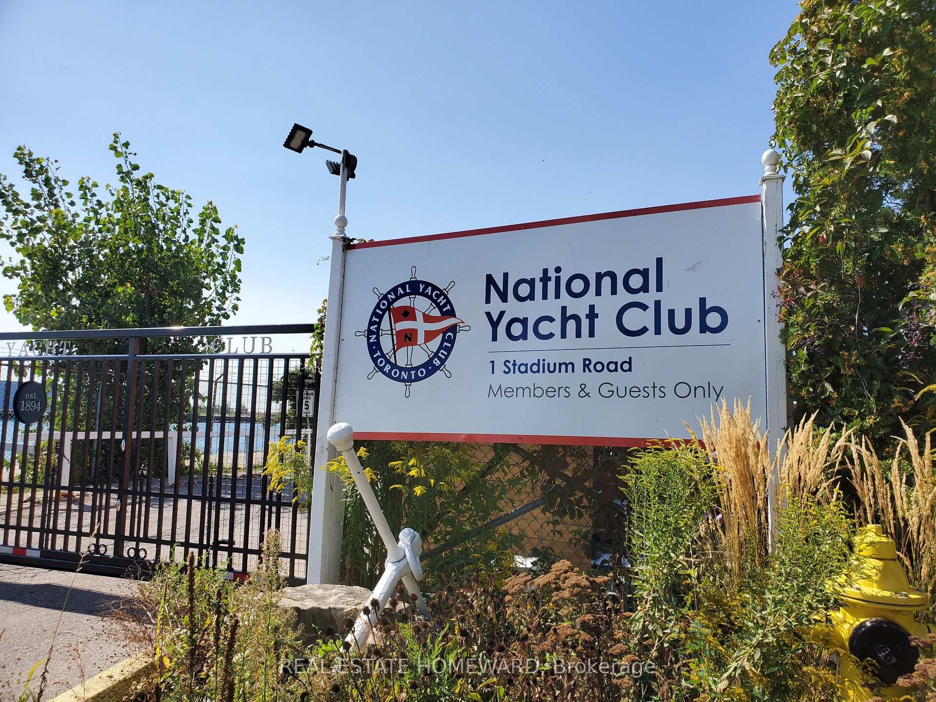 National private Yacht Club