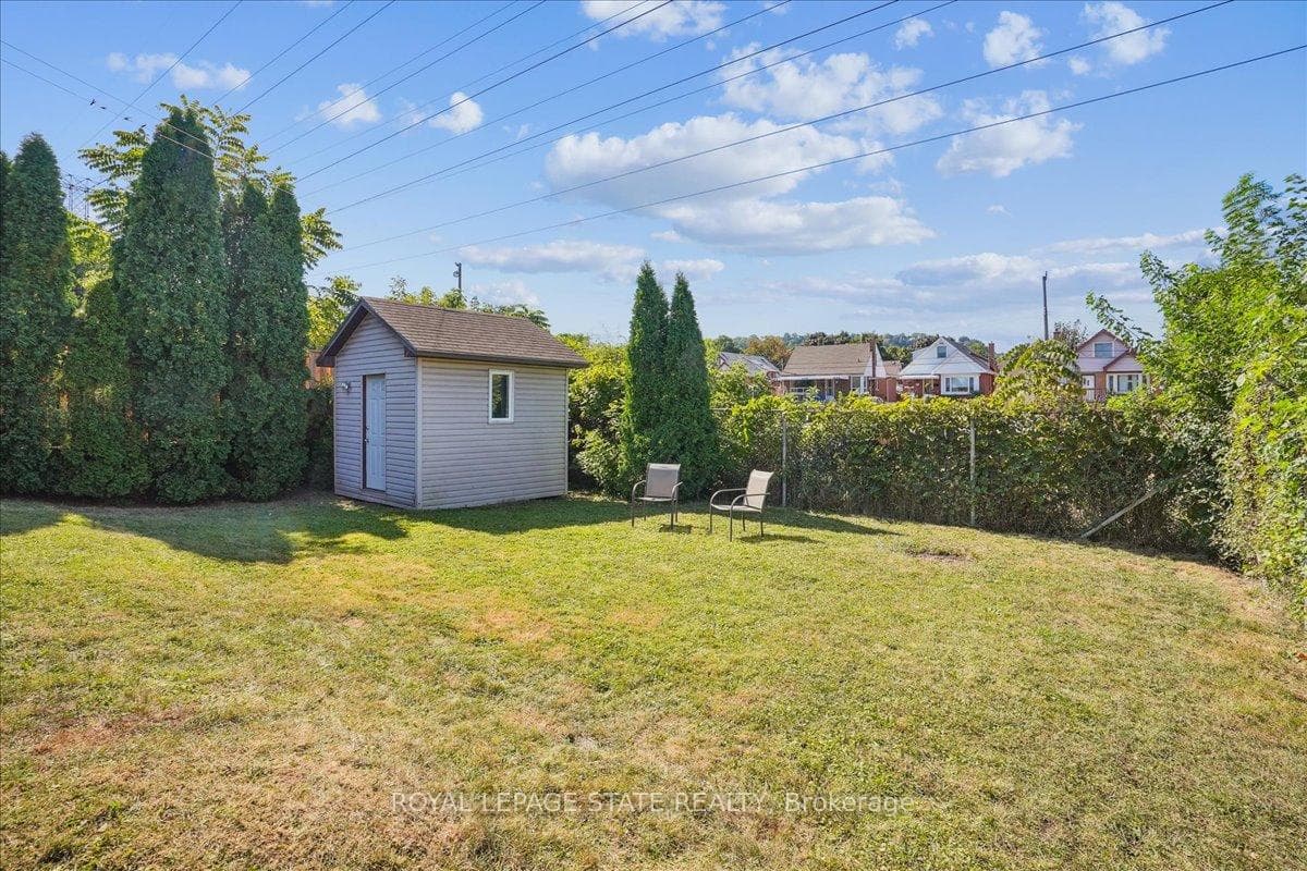 408 Cochrane Road photo 36