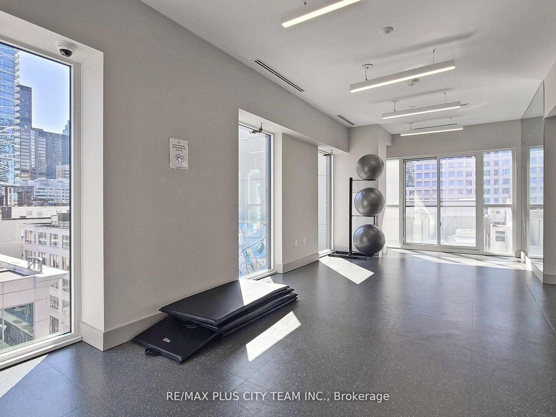 99 John Street Unit 2405 photo 22