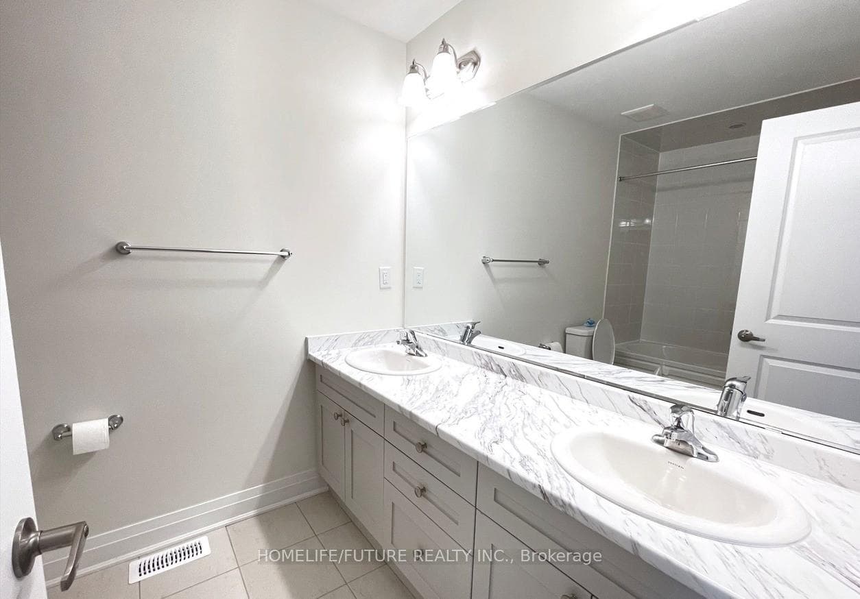 3209 Chimney Swift Crescent photo 16